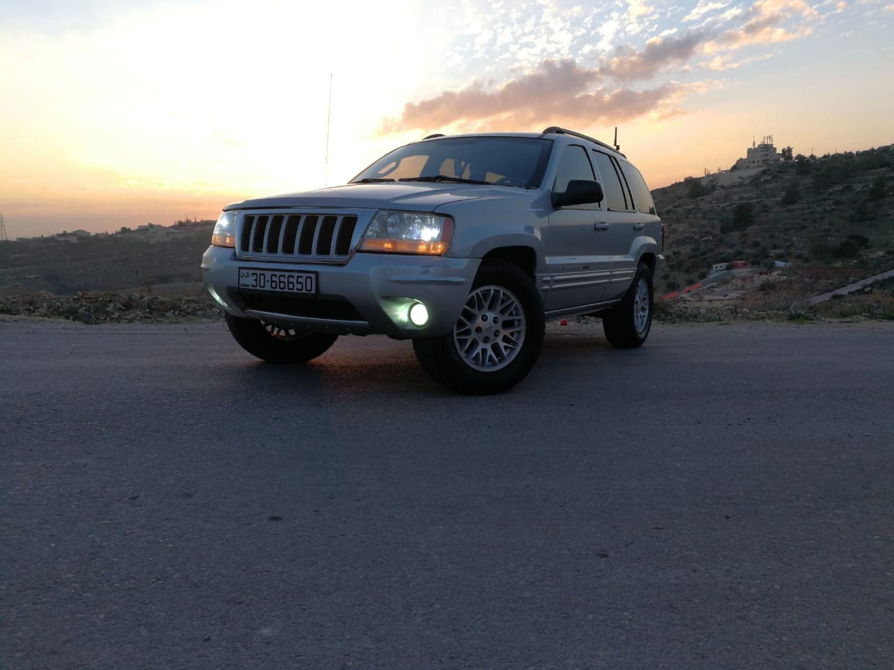 JEEP GRAND CHEROKEE 2004
لا تنسَ أنك شاهدت هذا الإعلان في عنكبوت
Jeep grand cherokee 2004
ove...
