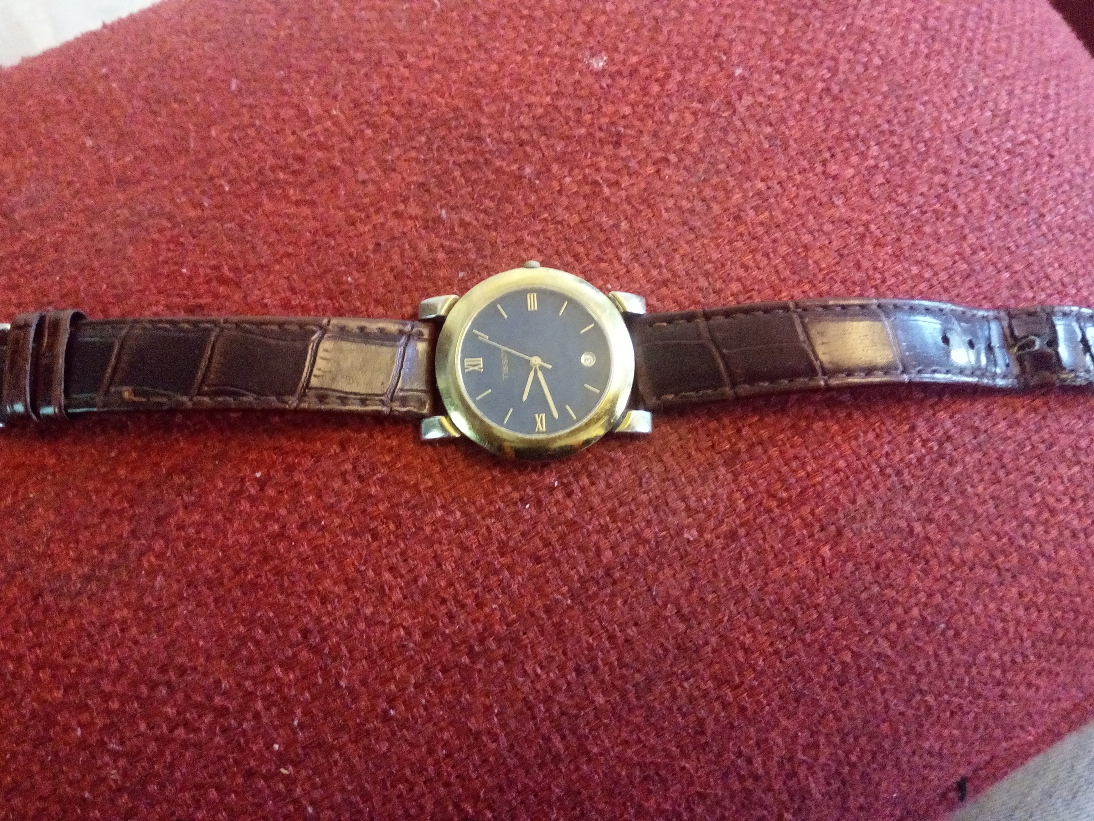 TISSOT
لا تنسَ أنك شاهدت هذا الإعلان في عنكبوت
اصليه من وكيل ساعات تيسو بالامارات
الموديل Sw...