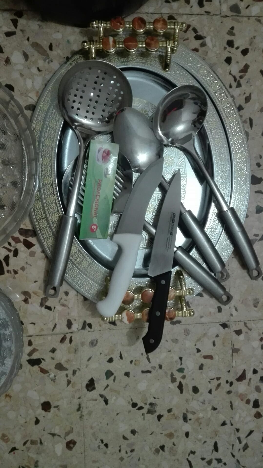 12 صحن 12 فنجان نسكافيه حجم وسط 12 كاسه شاي صواني شاي عصير 4 كفاكير طبج
لا تنسَ أنك شاهدت هذا الإعلان في عنكبوت...