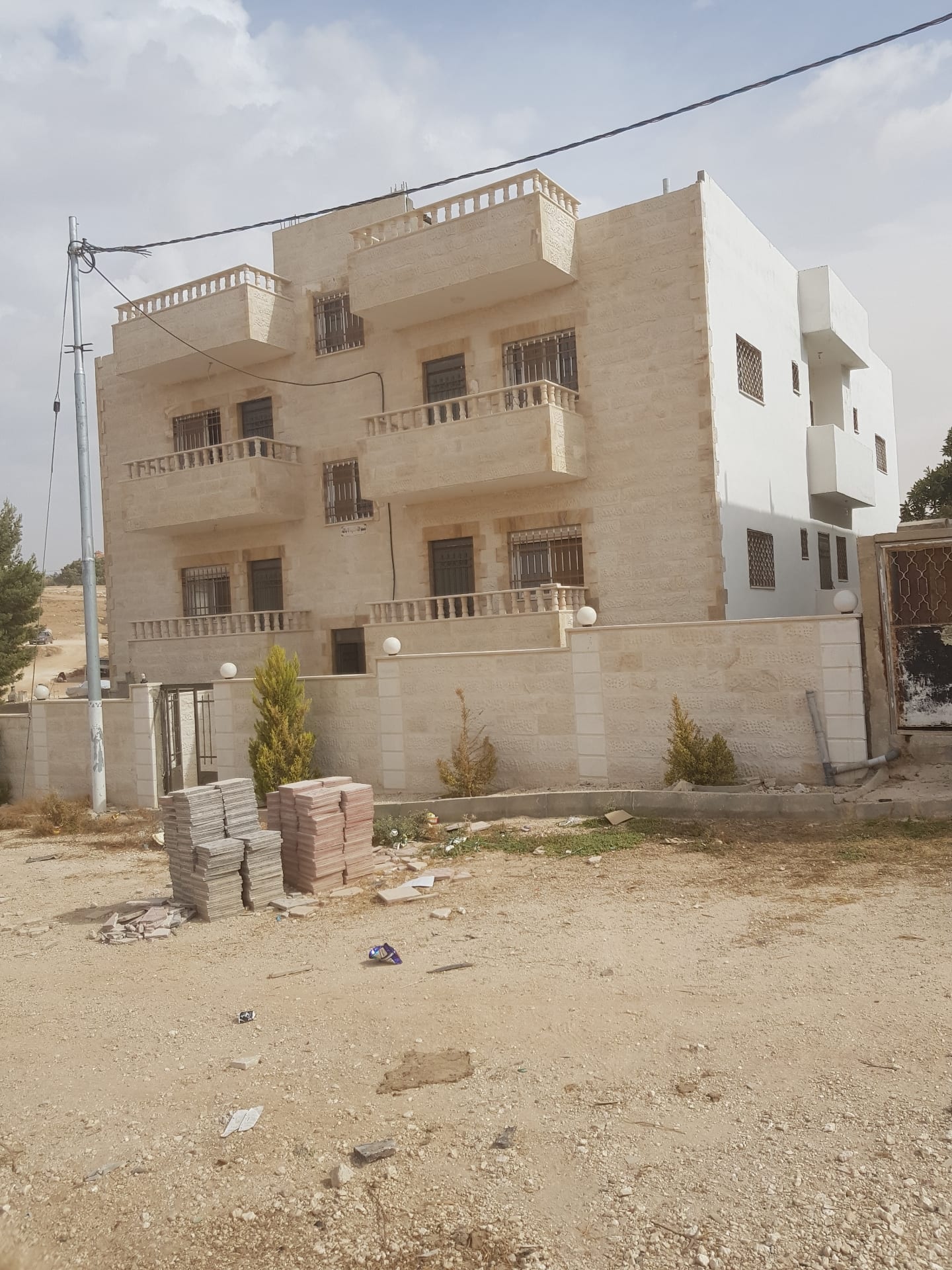 قطعة ارض سكنيه عماره قائمه ست شقق تشطيب سوبر ديلوكس
لا تنسَ أنك شاهدت هذا الإعلان في عنكبوت
ت...