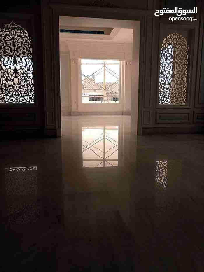 جلي وتلميع وتشميع جميع انواع البلاط والرخام للأستفسار0796240380
لا تنسَ أنك شاهدت هذا الإعلان في عنكبوت...