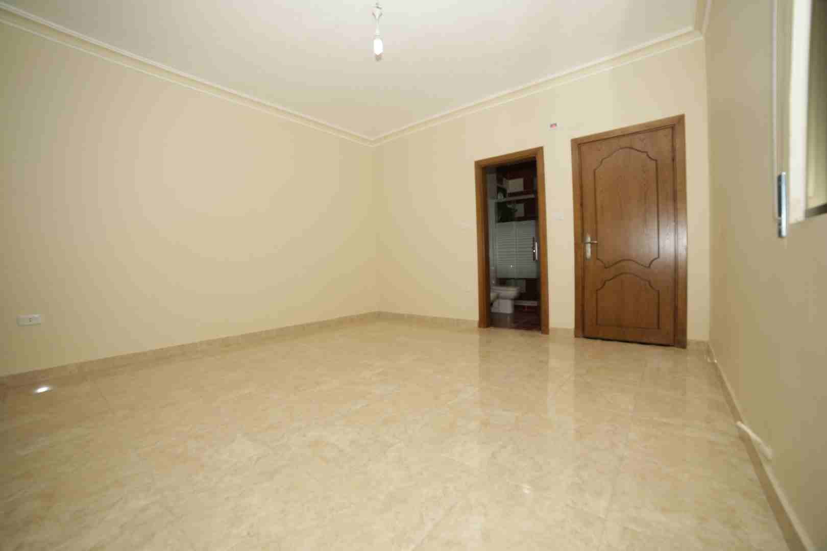 شقه طابق ثالث 180 متر مربع حي الكوم - شفا بدران عمارة امير
لا تنسَ أنك شاهدت هذا الإعلان في عنكبوت...