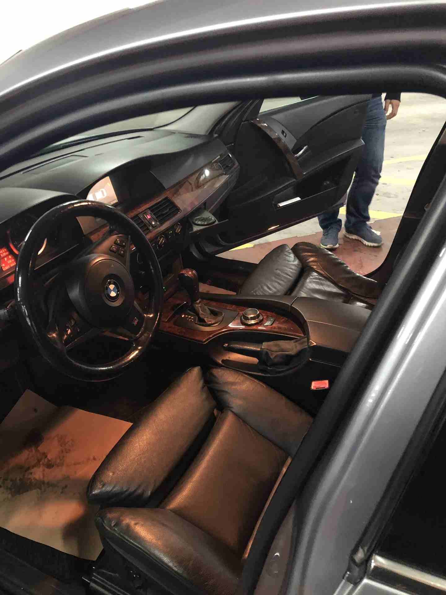 Bmw 525i 2007
لا تنسَ أنك شاهدت هذا الإعلان في عنكبوت
فل الفل
6 سلندر 2500 cc
فحص كامل
ماشية 1...