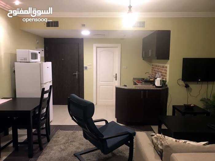 استوديو مكون من غرفه نوم و قعده كونديشن مركزي في خلدا عند اشارات العساف مجمع بيت العمر
لا تنسَ أنك شاهدت هذا الإعلان في عنكبوت...
