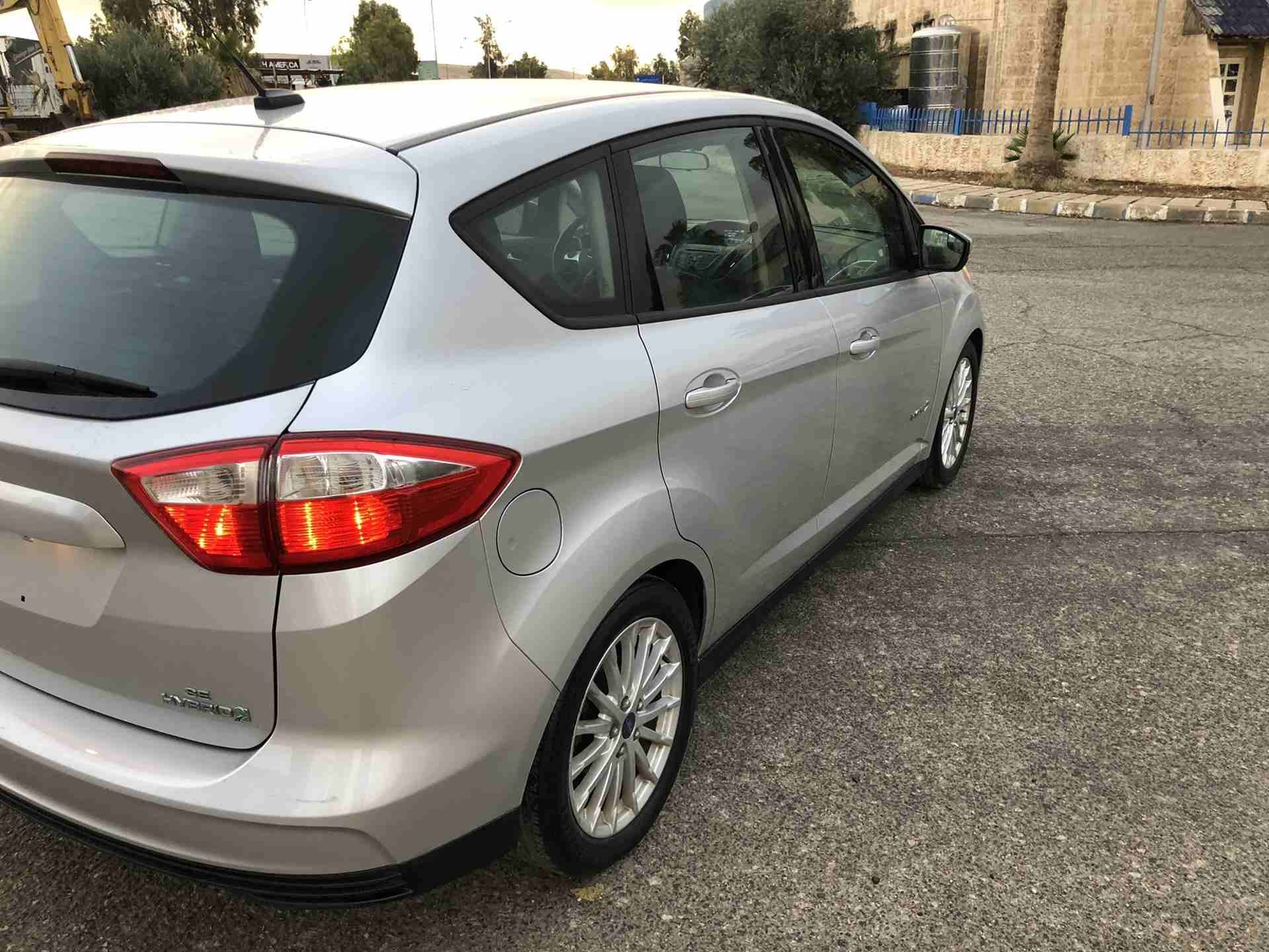 فور C-MAX2013للبيع
لا تنسَ أنك شاهدت هذا الإعلان في عنكبوت
فورد سي ماكس 2013للبيع بسعر مغري
لون...
