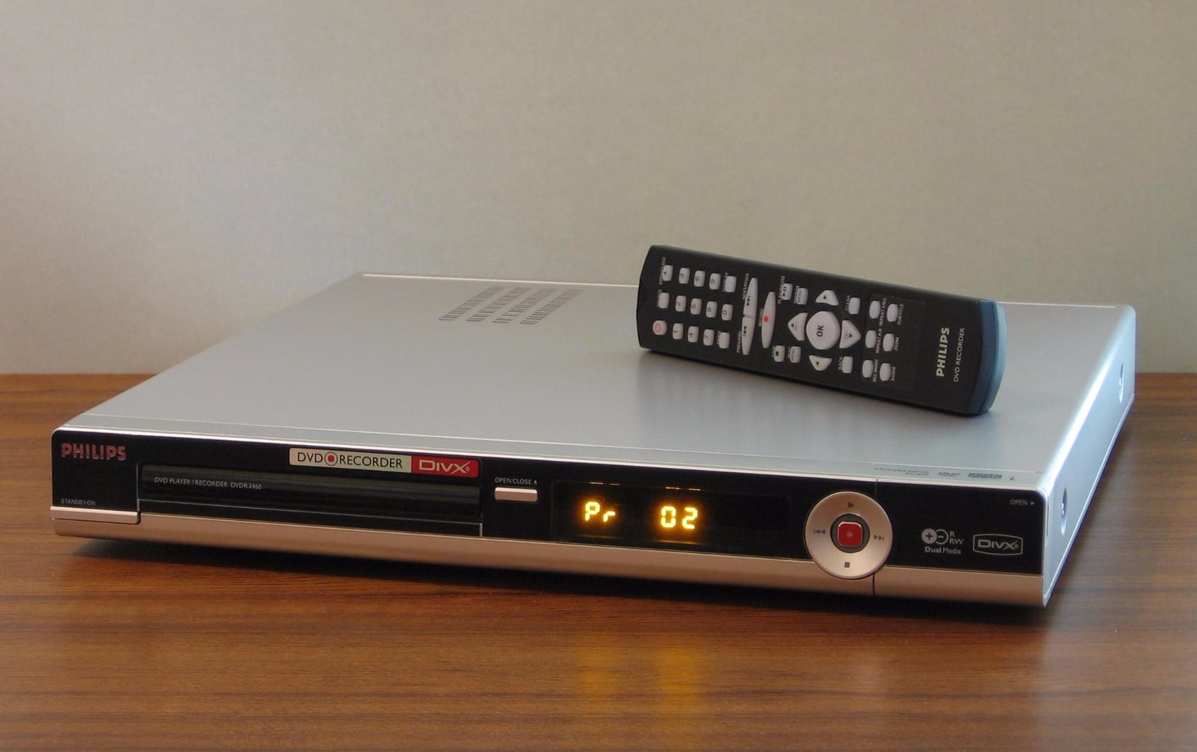 Recorder
لا تنسَ أنك شاهدت هذا الإعلان في عنكبوت
Dvd Recorder Dv input
Output video-
S_v...