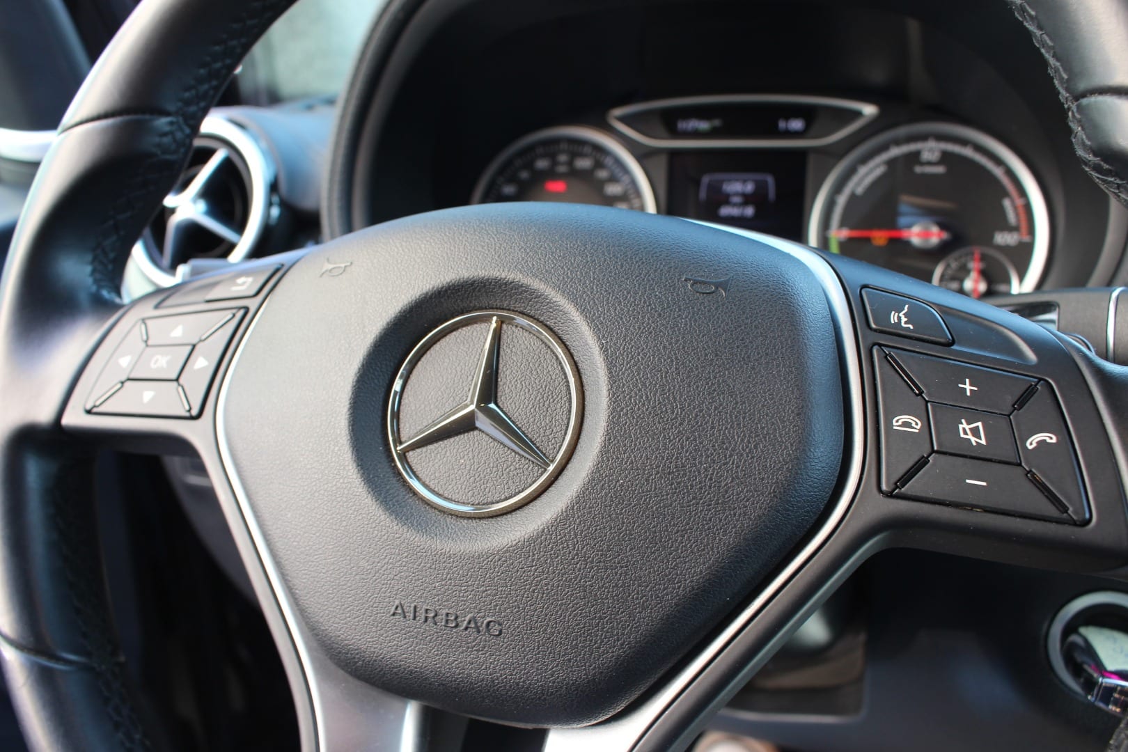 مرسيدس B250 كهرباء كامل 2015
لا تنسَ أنك شاهدت هذا الإعلان في عنكبوت
مرسيدس B250 كهرباء كامل...