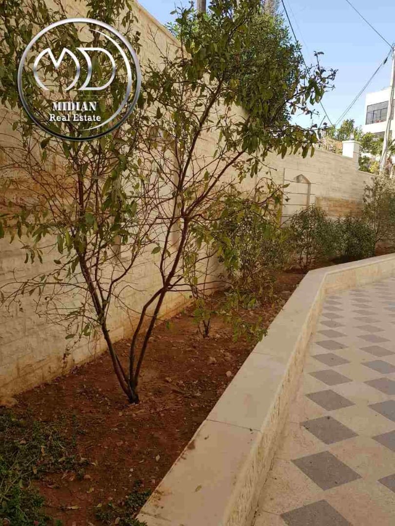 شقه شبه ارضي جديدة للبيع تلاع العلي قرب القاعده الجويه مساحه 195 م مع ترس وحديقه 160م
لا تنسَ أنك شاهدت هذا الإعلان في عنكبوت...