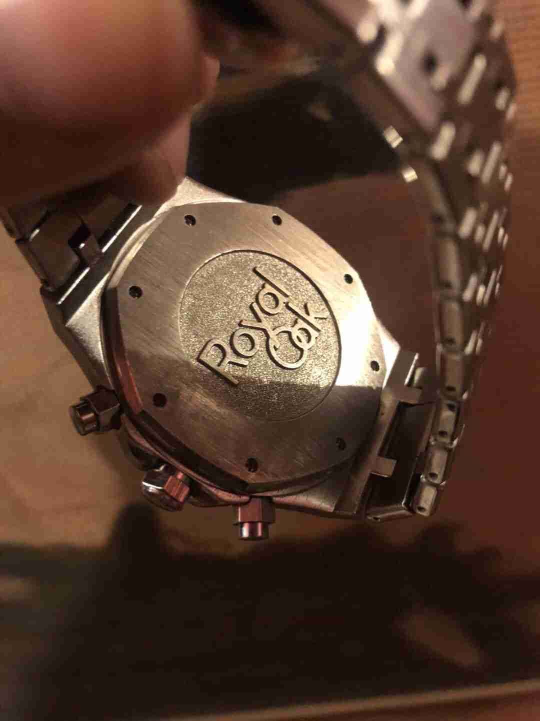 audemars piguet نظيفه جدا
لا تنسَ أنك شاهدت هذا الإعلان في عنكبوت
ساعه AP هاي كوالتي طبق الا...