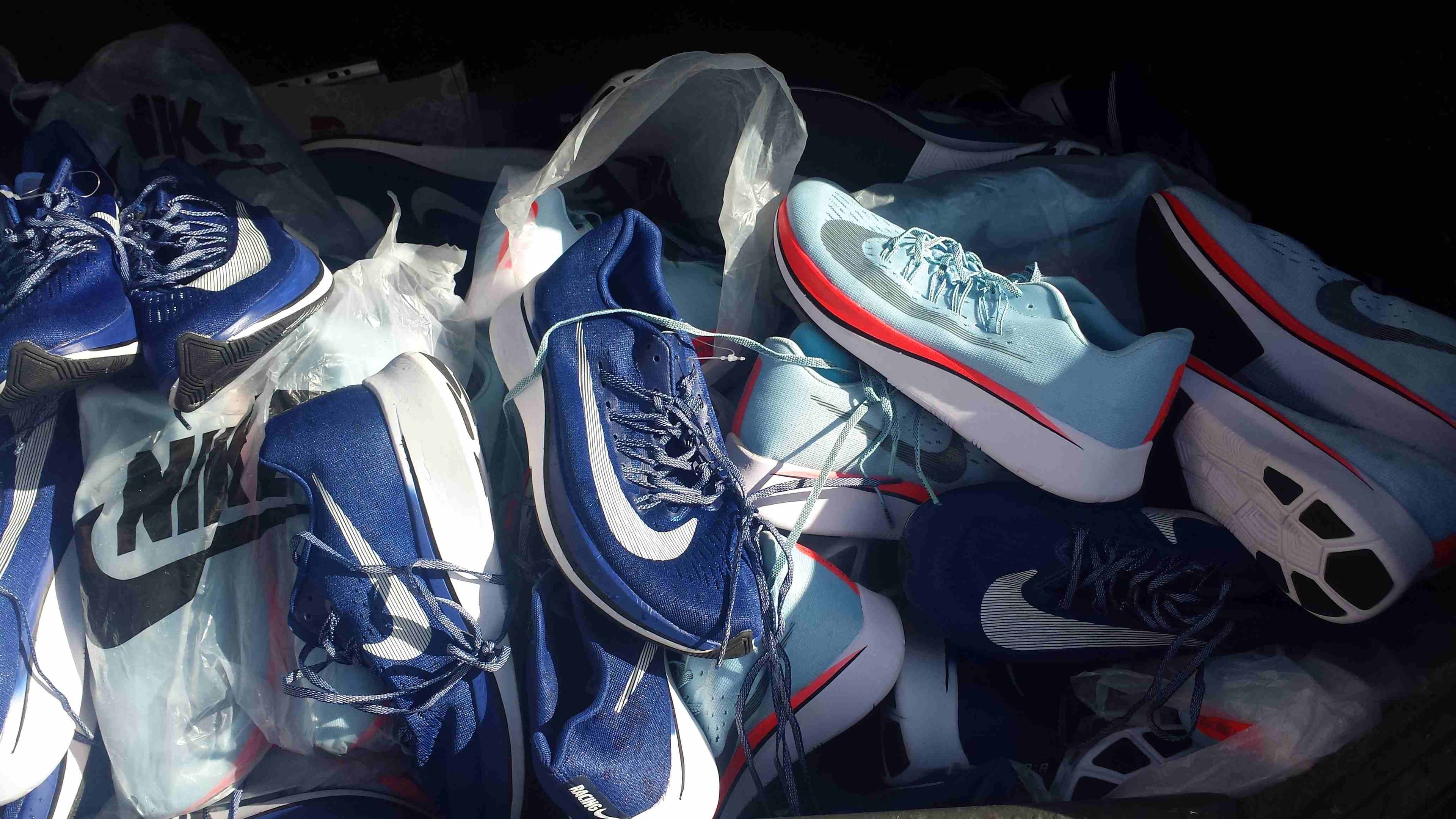 نايك_Nike
لا تنسَ أنك شاهدت هذا الإعلان في عنكبوت
حذاء رياضي نايك صناعة اندونسيا
متوفر بلونين
ا...