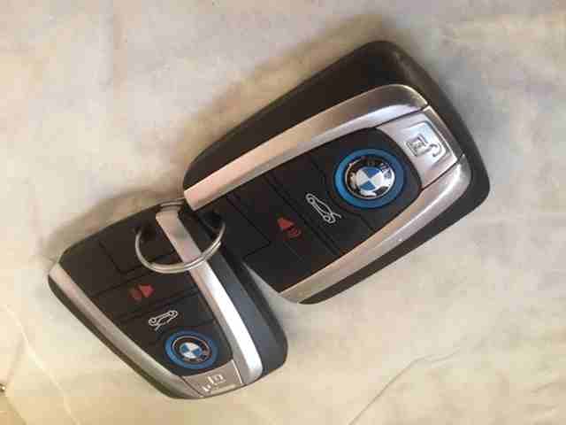 bmw 2015 i3 بنزين و كهرباء
لا تنسَ أنك شاهدت هذا الإعلان في عنكبوت
اصطفاف ذاتي
كمرة
زينون و led...