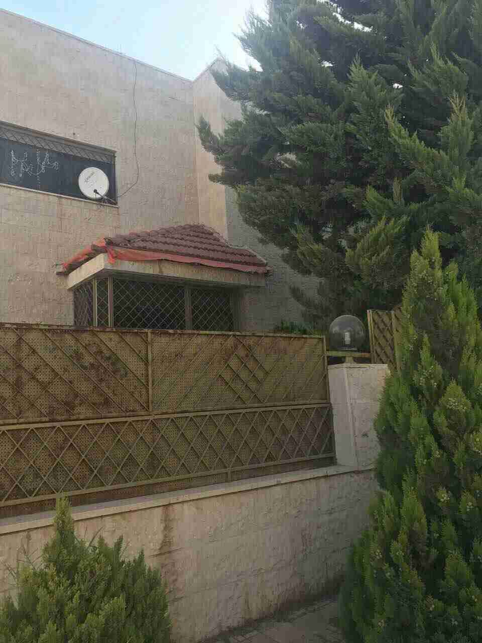 فيلا للبيع خلدا خلف المدارس الانجليزيه مساحه الأرض 400م البناء 350
لا تنسَ أنك شاهدت هذا الإعلان في عنكبوت...