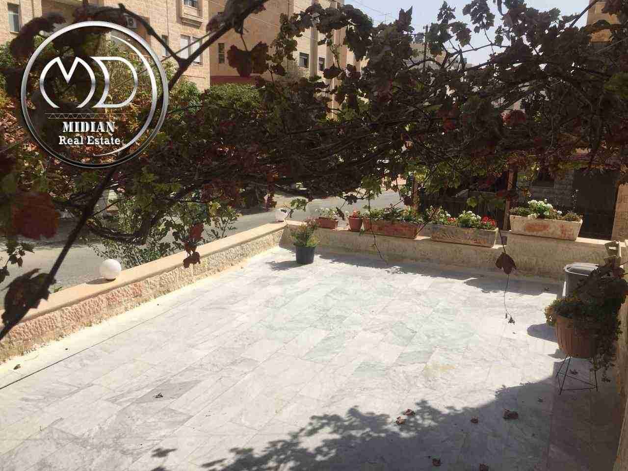 شقه ارضية للبيع الرابيه قرب السفاره الصينيه مساحه 170م مع ترس وحديقة
لا تنسَ أنك شاهدت هذا الإعلان في عنكبوت...