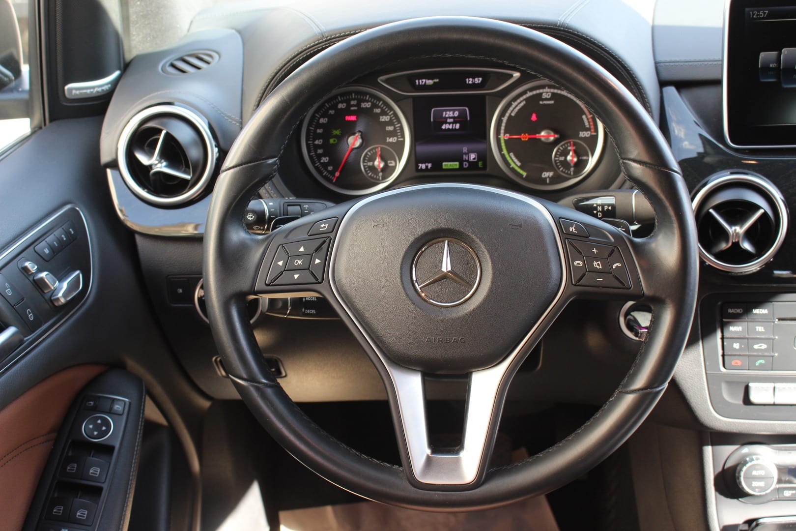 مرسيدس B250 كهرباء كامل 2015
لا تنسَ أنك شاهدت هذا الإعلان في عنكبوت
مرسيدس B250 كهرباء كامل...