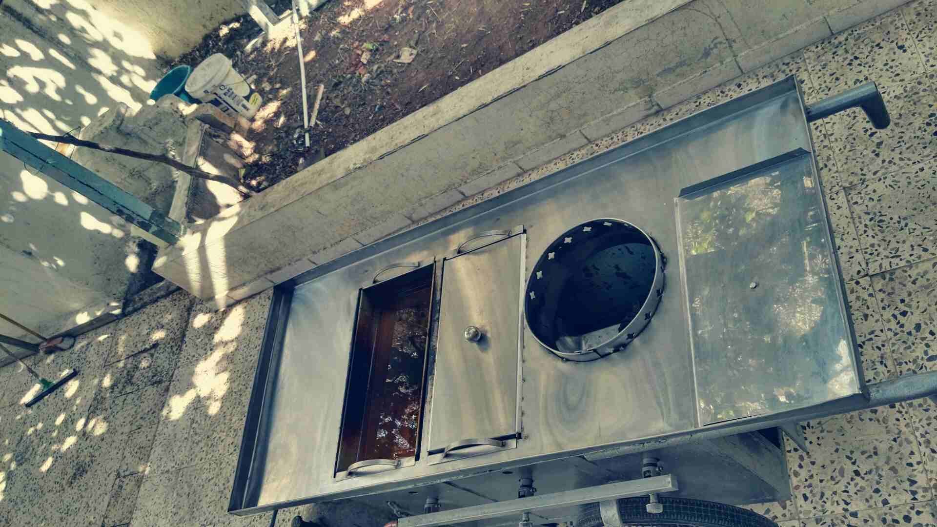 عرباية امفصلة على 2 مقلى و طنجرة ذرة
لا تنسَ أنك شاهدت هذا الإعلان في عنكبوت
العرباية بتتكون من ث...