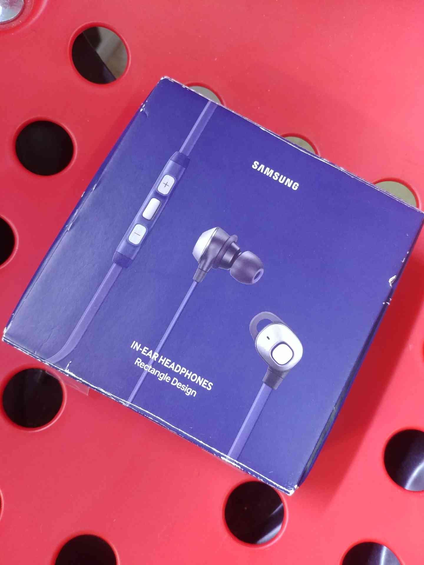 سماعة سامسونج أصلي samsung headphones
لا تنسَ أنك شاهدت هذا الإعلان في عنكبوت
سماعات أصلية
ك...