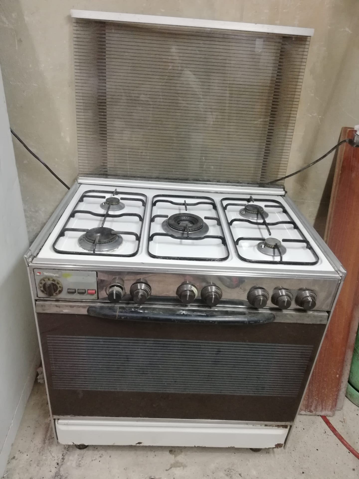 غاز بحالة جيدة جدا
لا تنسَ أنك شاهدت هذا الإعلان في عنكبوت
غاز بحالة جيدة جدا...
