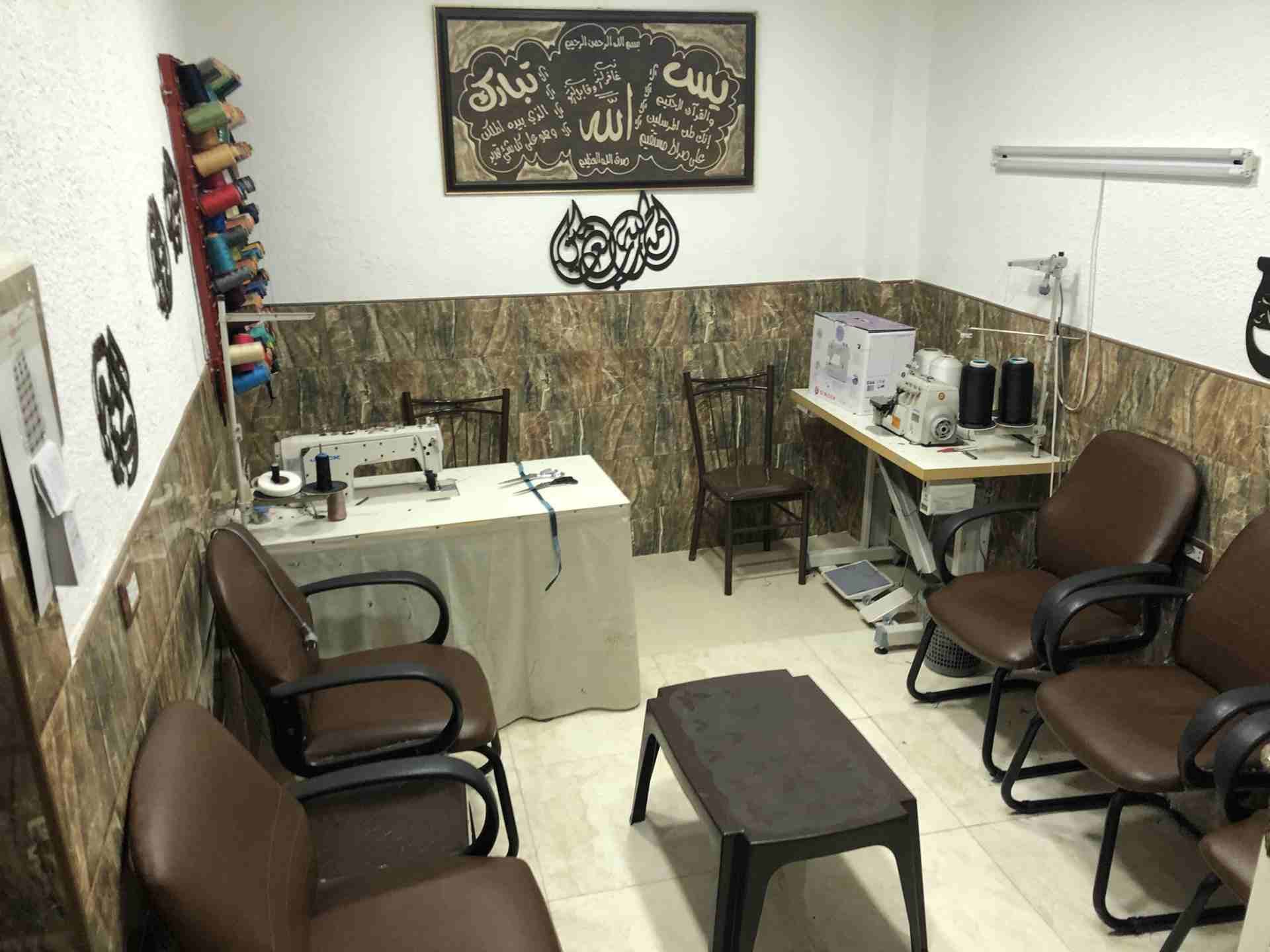 مخيطة وكوي ملابس بكامل معداتها للبيع او الضمان
لا تنسَ أنك شاهدت هذا الإعلان في عنكبوت
مخيطة للبي...