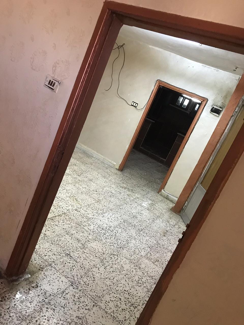 عماره ثلاث شقق ودكان صغير للإيجار بمخيم الحسين/0791850997/
لا تنسَ أنك شاهدت هذا الإعلان في عنكبوت...