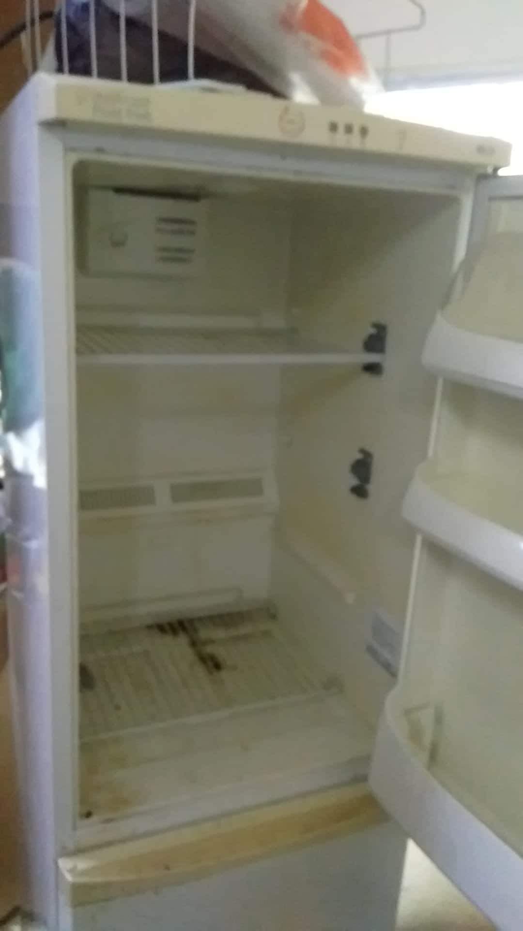عفش بيت
لا تنسَ أنك شاهدت هذا الإعلان في عنكبوت
غرفة نوم ماستر خشب زان وطاولة سفره خشب زان وث...