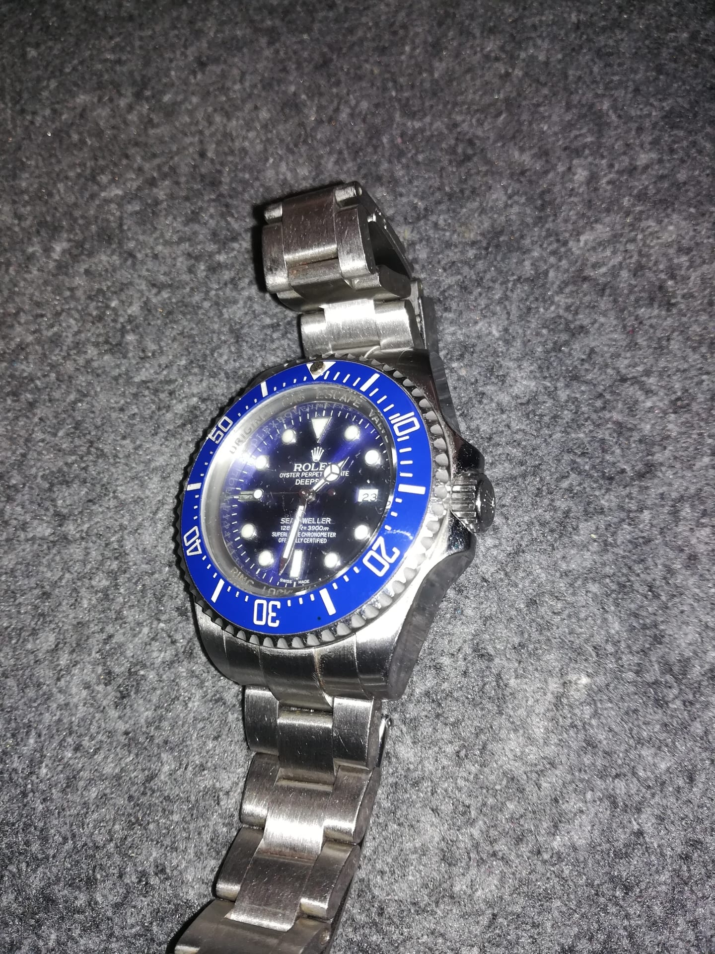 ROLEX DEEB SEA
لا تنسَ أنك شاهدت هذا الإعلان في عنكبوت
اعلى صنف ولون مميز.......