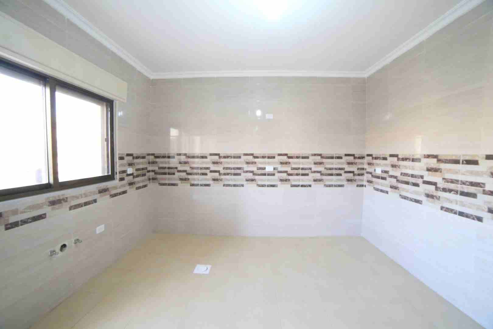 شقه طابق ثالث 180 متر مربع حي الكوم - شفا بدران عمارة امير
لا تنسَ أنك شاهدت هذا الإعلان في عنكبوت...