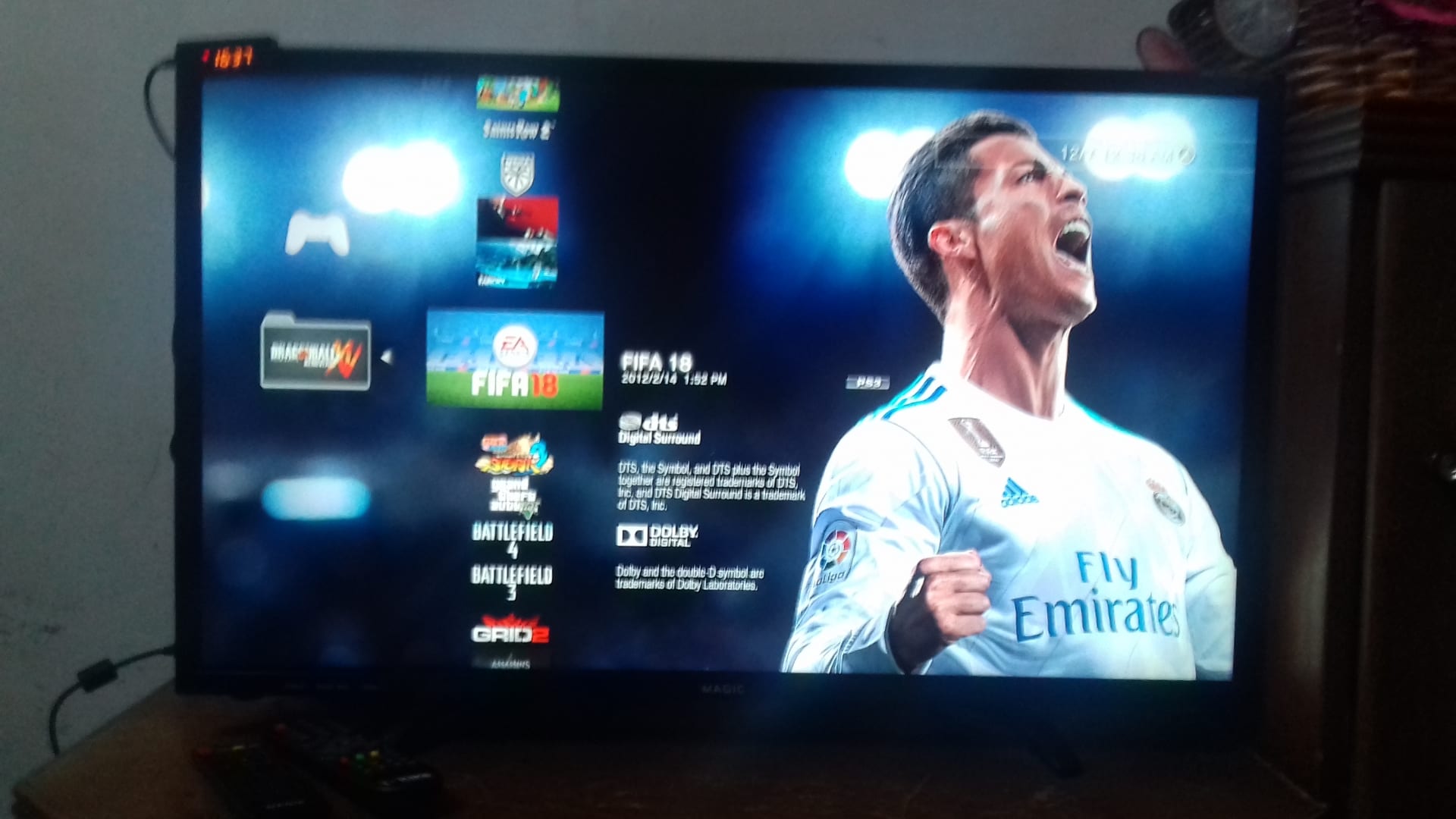 جهاز ps3
لا تنسَ أنك شاهدت هذا الإعلان في عنكبوت
جهاز نضيف استعمال خفيف جدا مع يد وحده جديده...