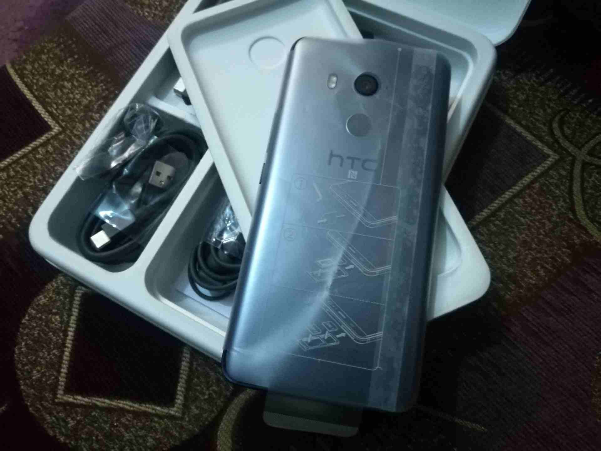 أقوى أجهزة HTC u11blus
لا تنسَ أنك شاهدت هذا الإعلان في عنكبوت
رام6
روم128
شاشه 6انش بدقة كواد ات...