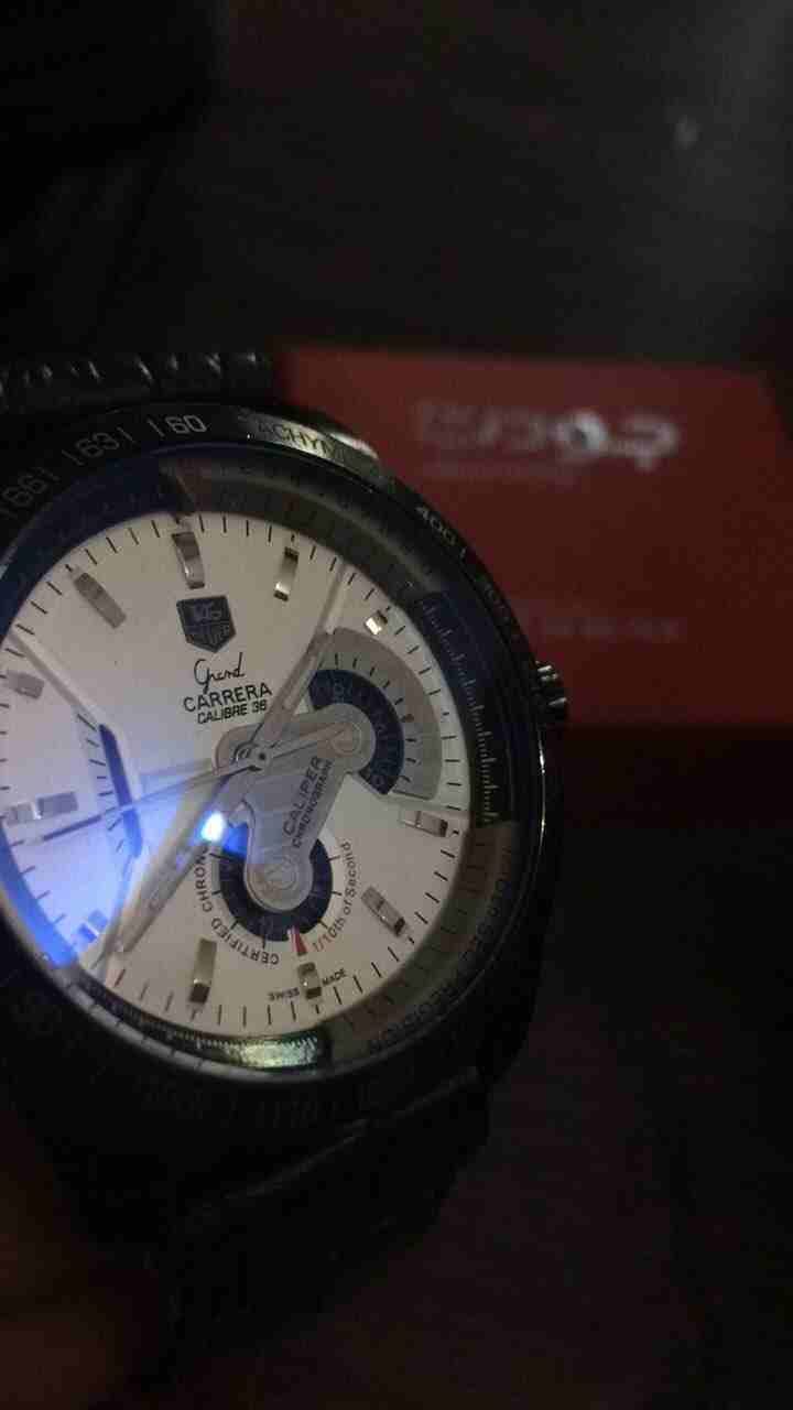CARRERA tag heuer calibre 36
لا تنسَ أنك شاهدت هذا الإعلان في عنكبوت
Swiss made
الجلد بحاله جيده...