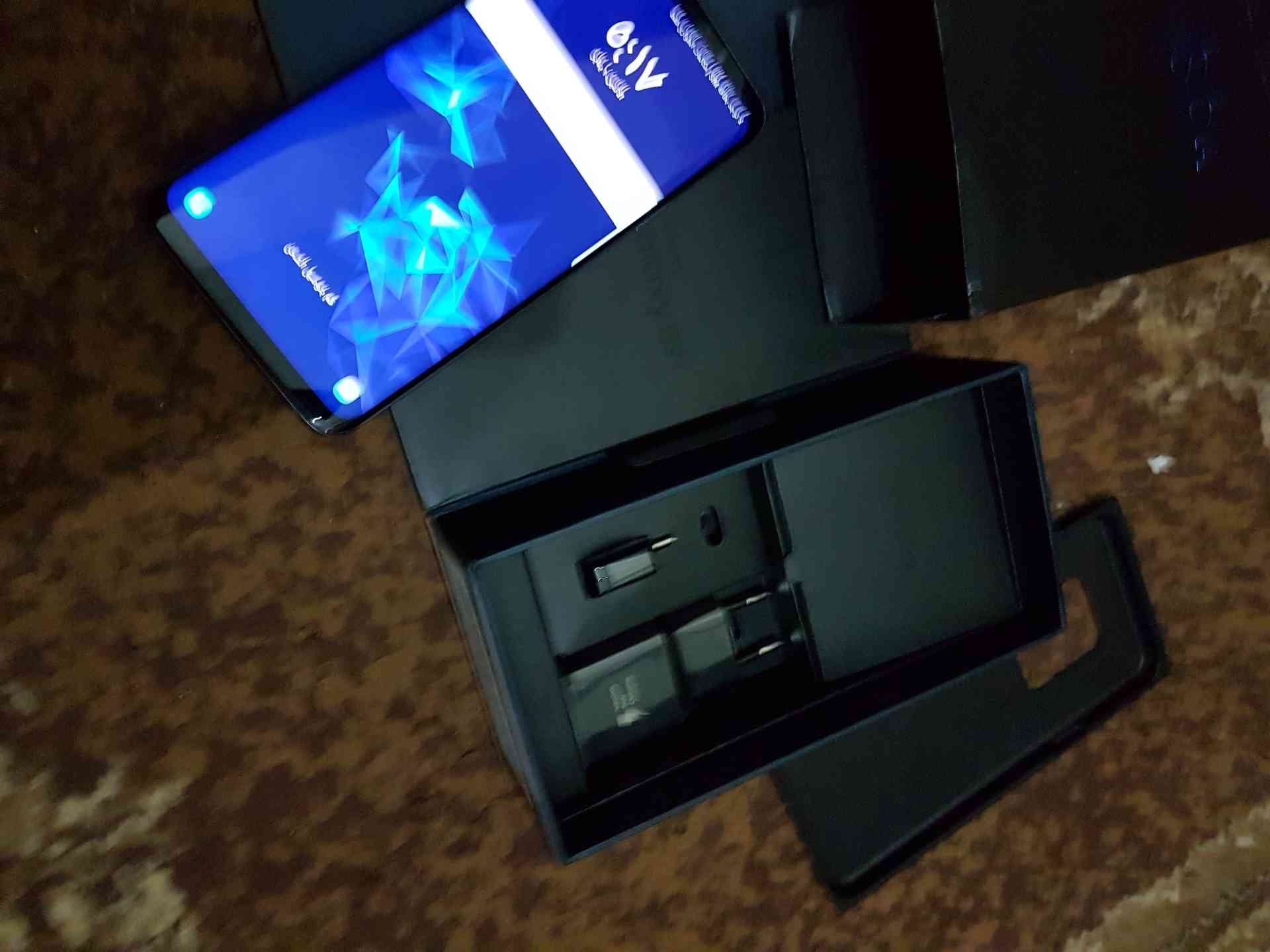 سامسونج S9بلص بحال الوكاله كامل اغراضه الاصليه لون ازرق خطين للبيع
لا تنسَ أنك شاهدت هذا الإعلان في عنكبوت...