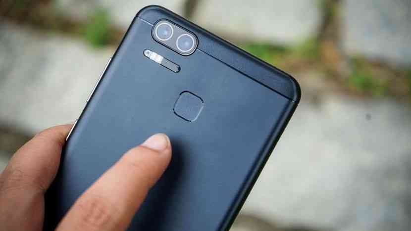 Asus Zenfone 3 zoom
لا تنسَ أنك شاهدت هذا الإعلان في عنكبوت
5.5 full HD
3 Ram 32 Rom
12 12 Ca...