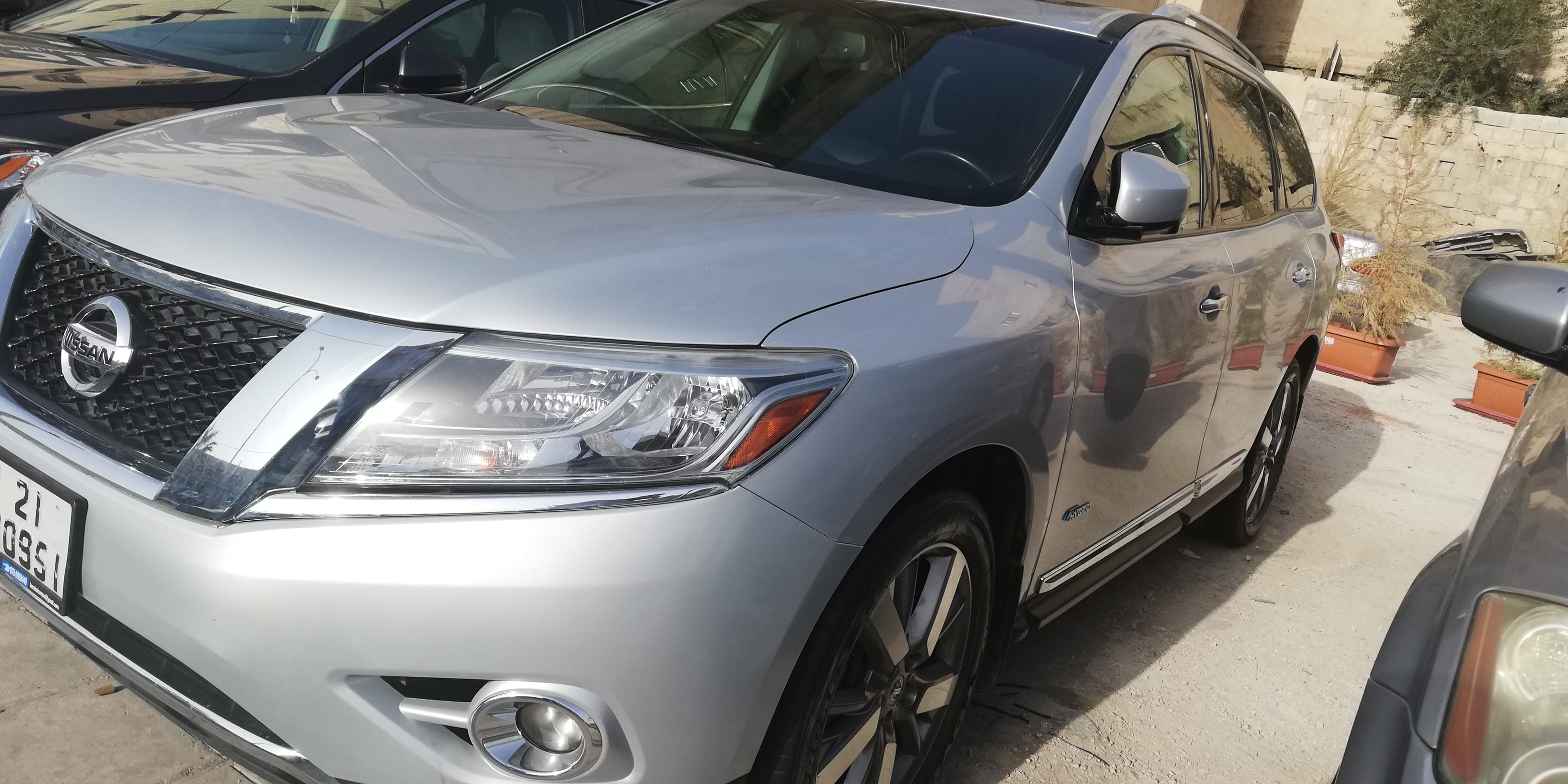 Nissan Pathfinder 2014 platinum
لا تنسَ أنك شاهدت هذا الإعلان في عنكبوت
Alarm
Back-Up Camera...