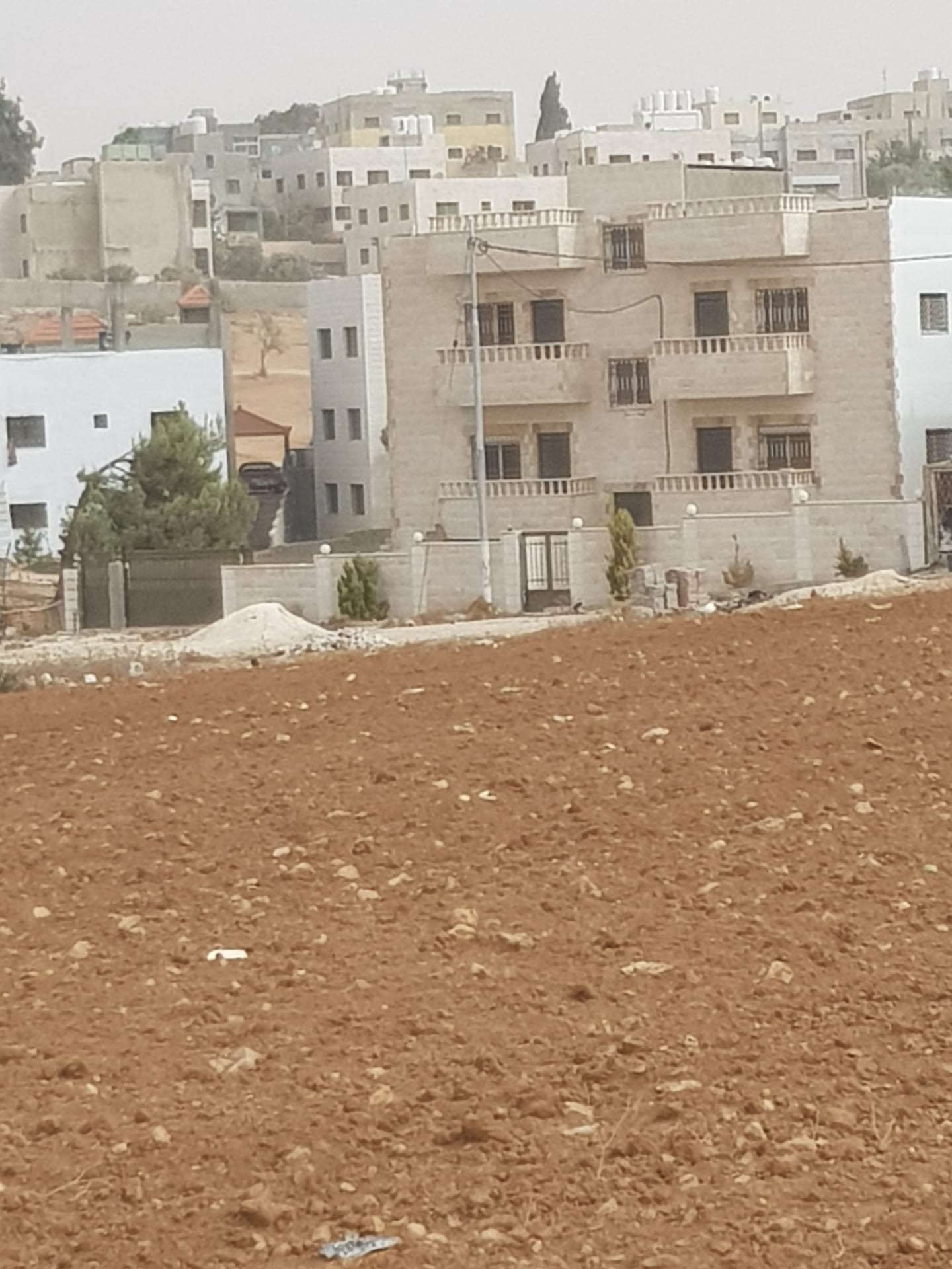 قطعة ارض سكنيه عماره قائمه ست شقق تشطيب سوبر ديلوكس
لا تنسَ أنك شاهدت هذا الإعلان في عنكبوت
ت...