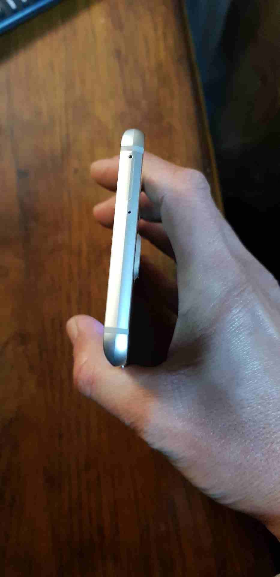 سامسونج S6 edge بلس
لا تنسَ أنك شاهدت هذا الإعلان في عنكبوت
سامسونج إس 6 إدج بلس
Samsung Galaxy...