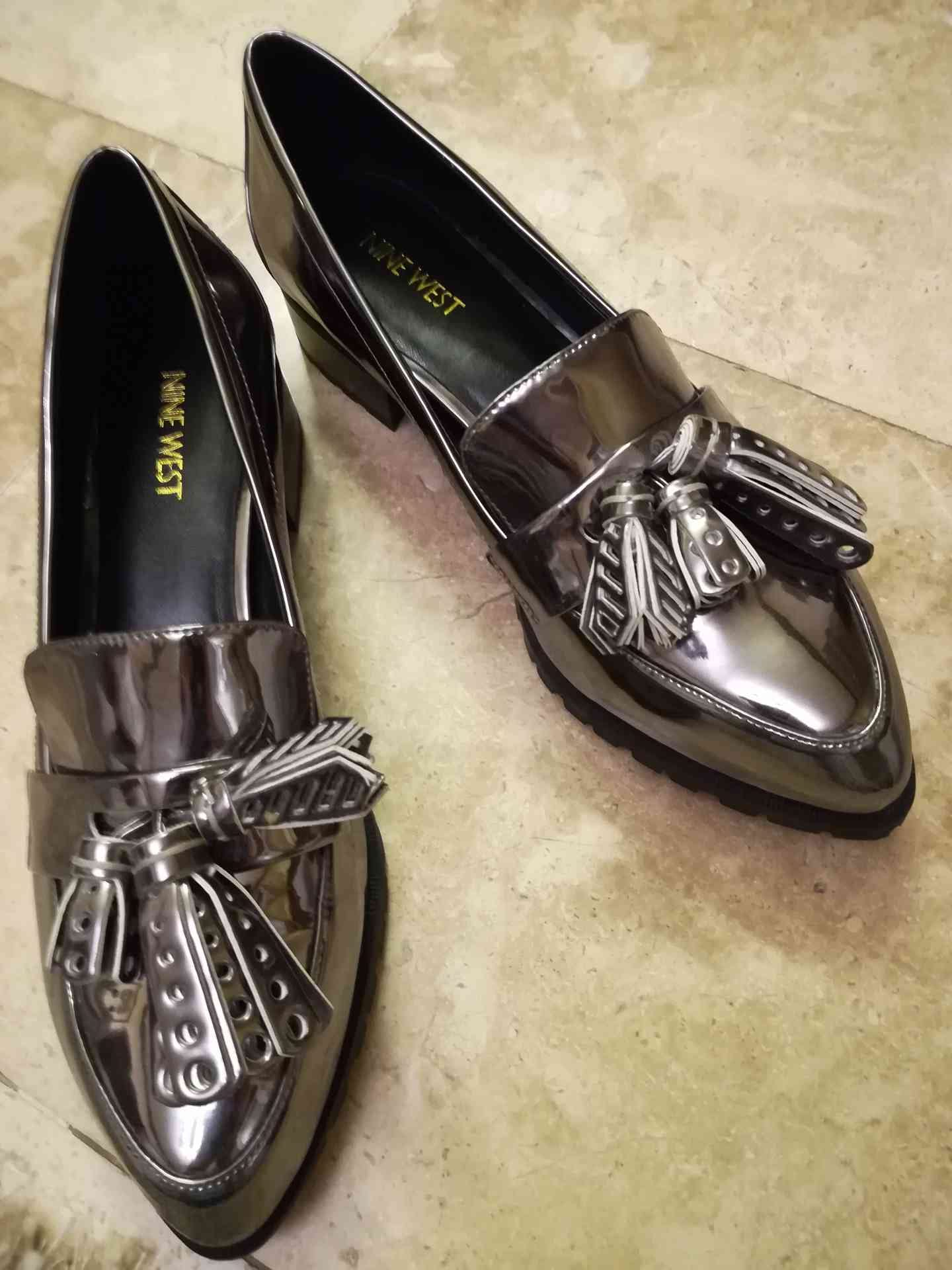 حذاء جديد نسائي nine west قياس 39_40
لا تنسَ أنك شاهدت هذا الإعلان في عنكبوت
للتواصل عالخاص...