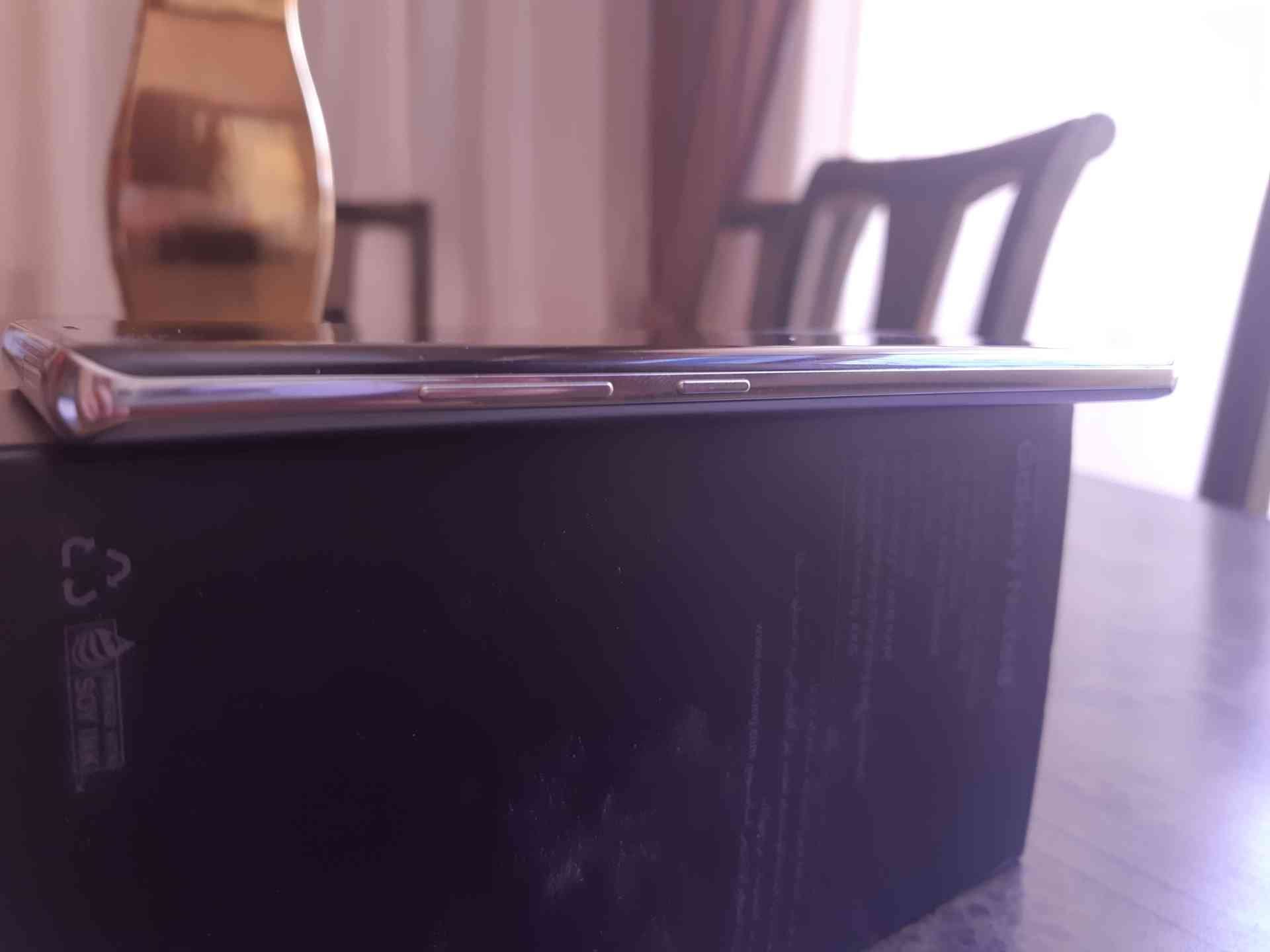 نوت 8 للبيع
لا تنسَ أنك شاهدت هذا الإعلان في عنكبوت
نوت 8 زي هلي بل صوره بس لون اسود
64 قيق...