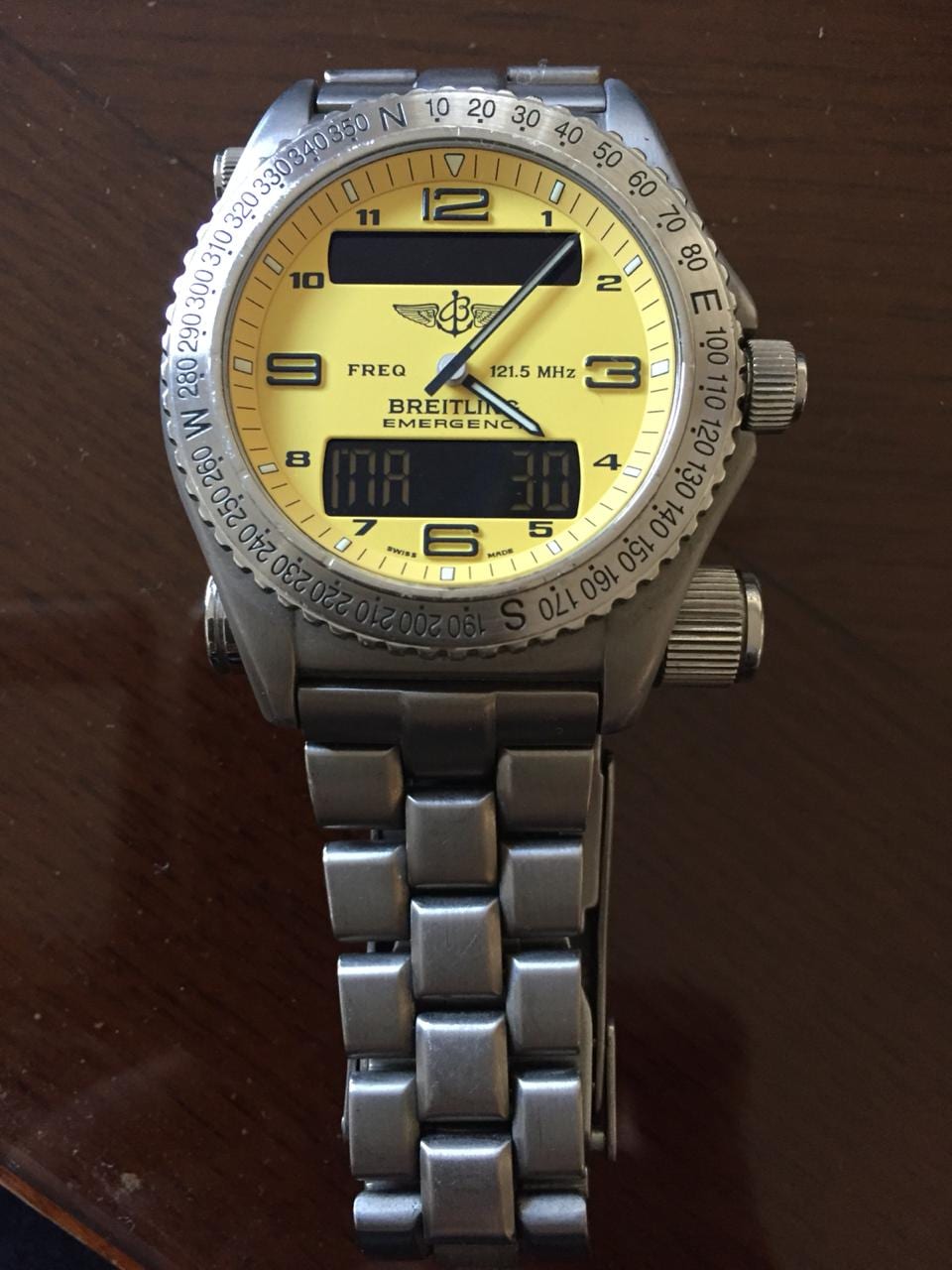 بريتلينج بريتلنغ breitling برتلنج
لا تنسَ أنك شاهدت هذا الإعلان في عنكبوت
ايميرجنسي مينا اصفر...