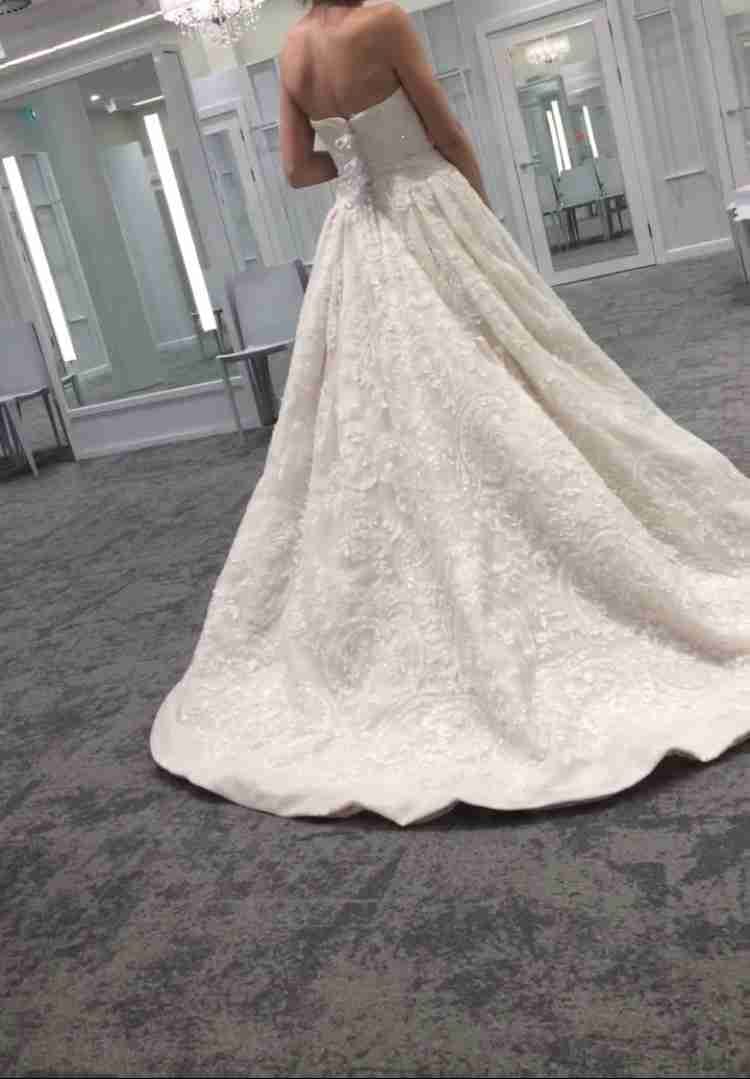 Beautiful & classy designer wedding dress from London
لا تنسَ أنك شاهدت هذا الإعلان في عنكبوت...