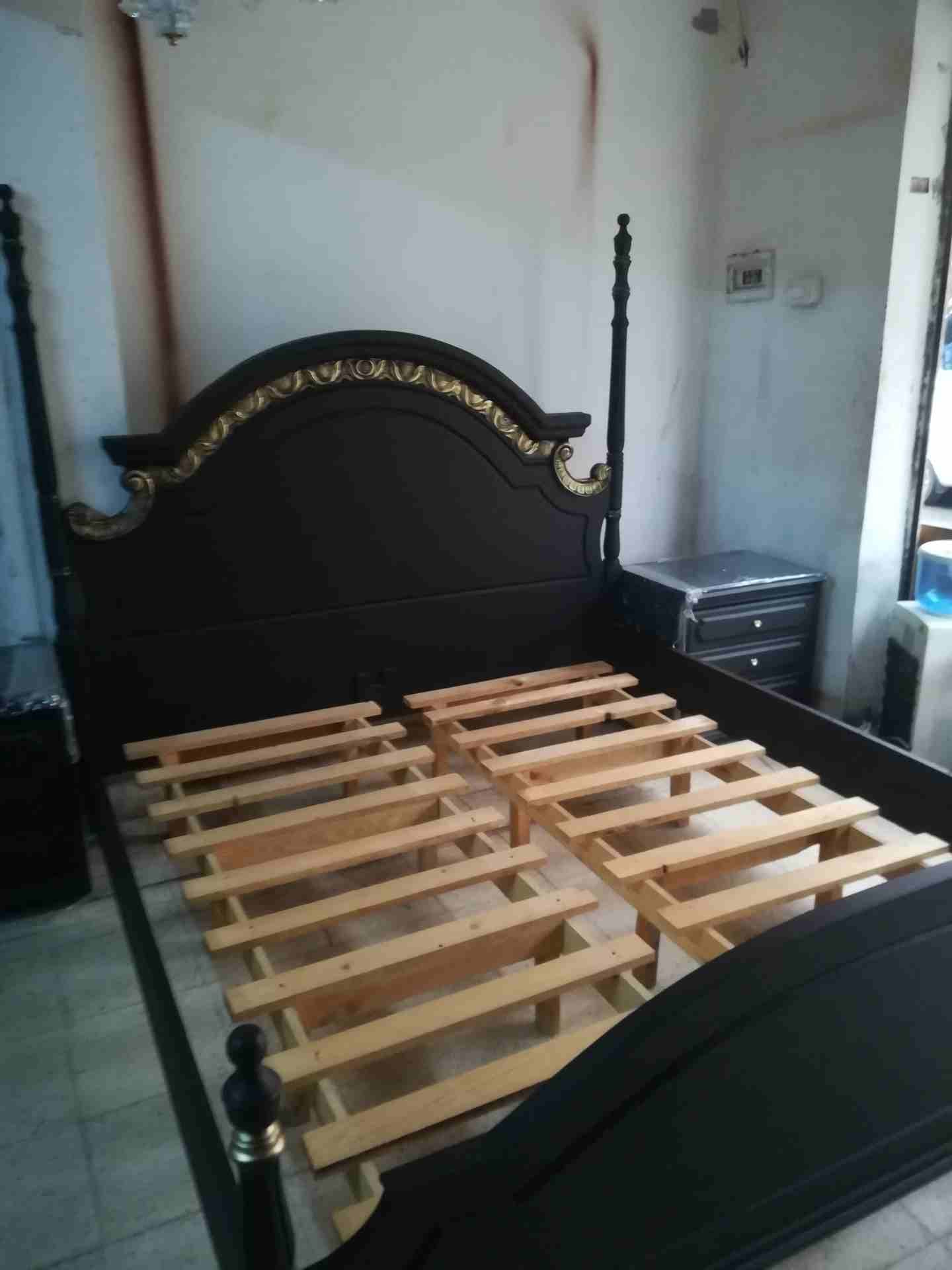 غرفه نوم لاتيه 18 في حاله جيده جدا
لا تنسَ أنك شاهدت هذا الإعلان في عنكبوت
الهاشمي الشمالي...