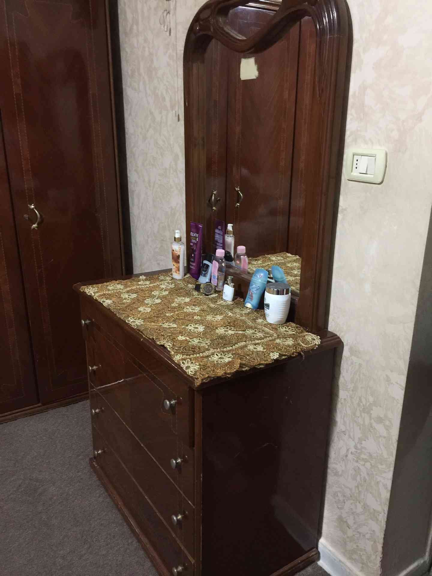 عفش بيت كامل للبيع وحسب الصور المرفقة
لا تنسَ أنك شاهدت هذا الإعلان في عنكبوت
غرفة ضيوف وصالو...