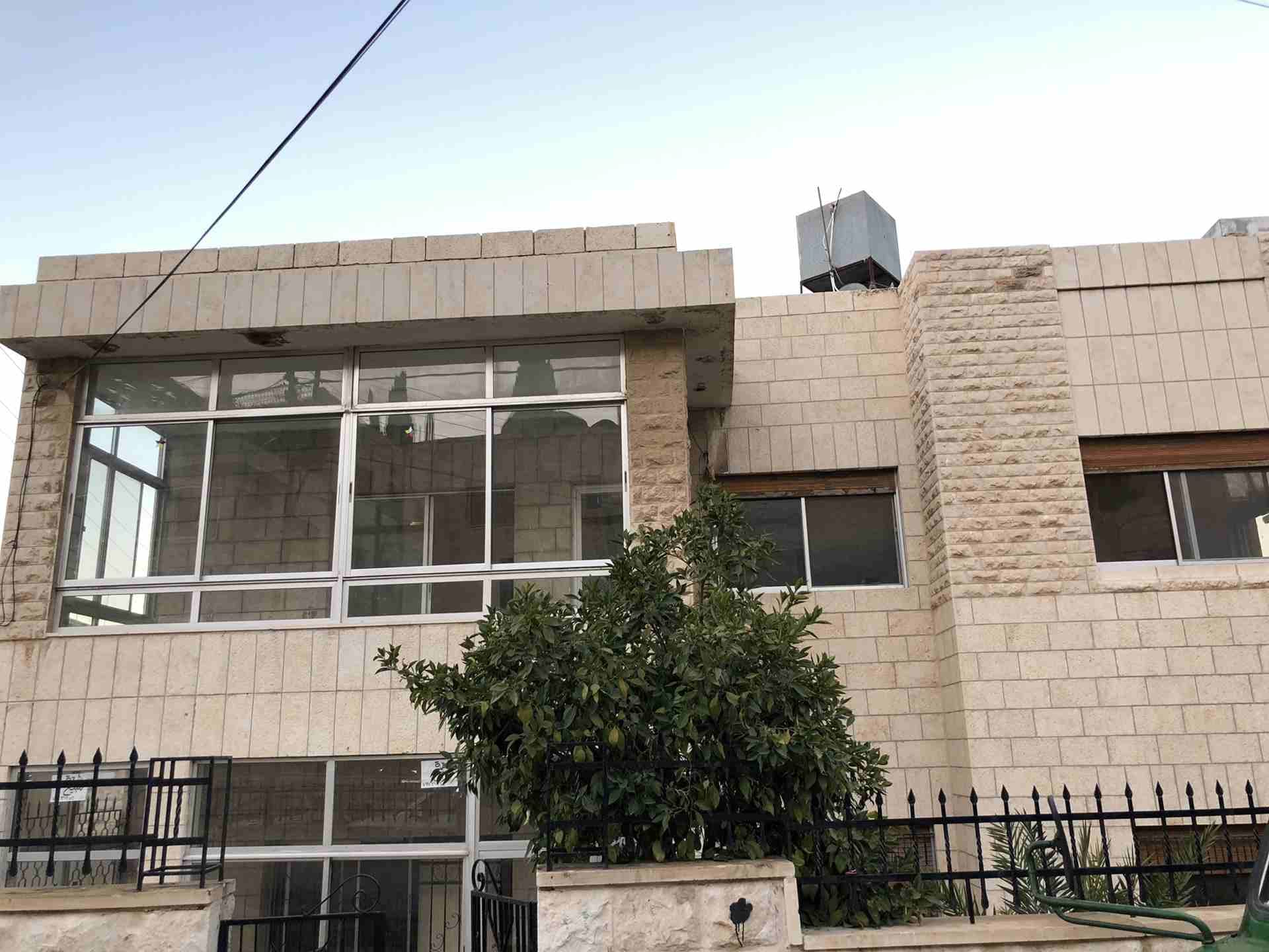 شقة للبيع في جبل عمان الدوار الثاني مع بلكونة واسعة مطلة
لا تنسَ أنك شاهدت هذا الإعلان في عنكبوت...