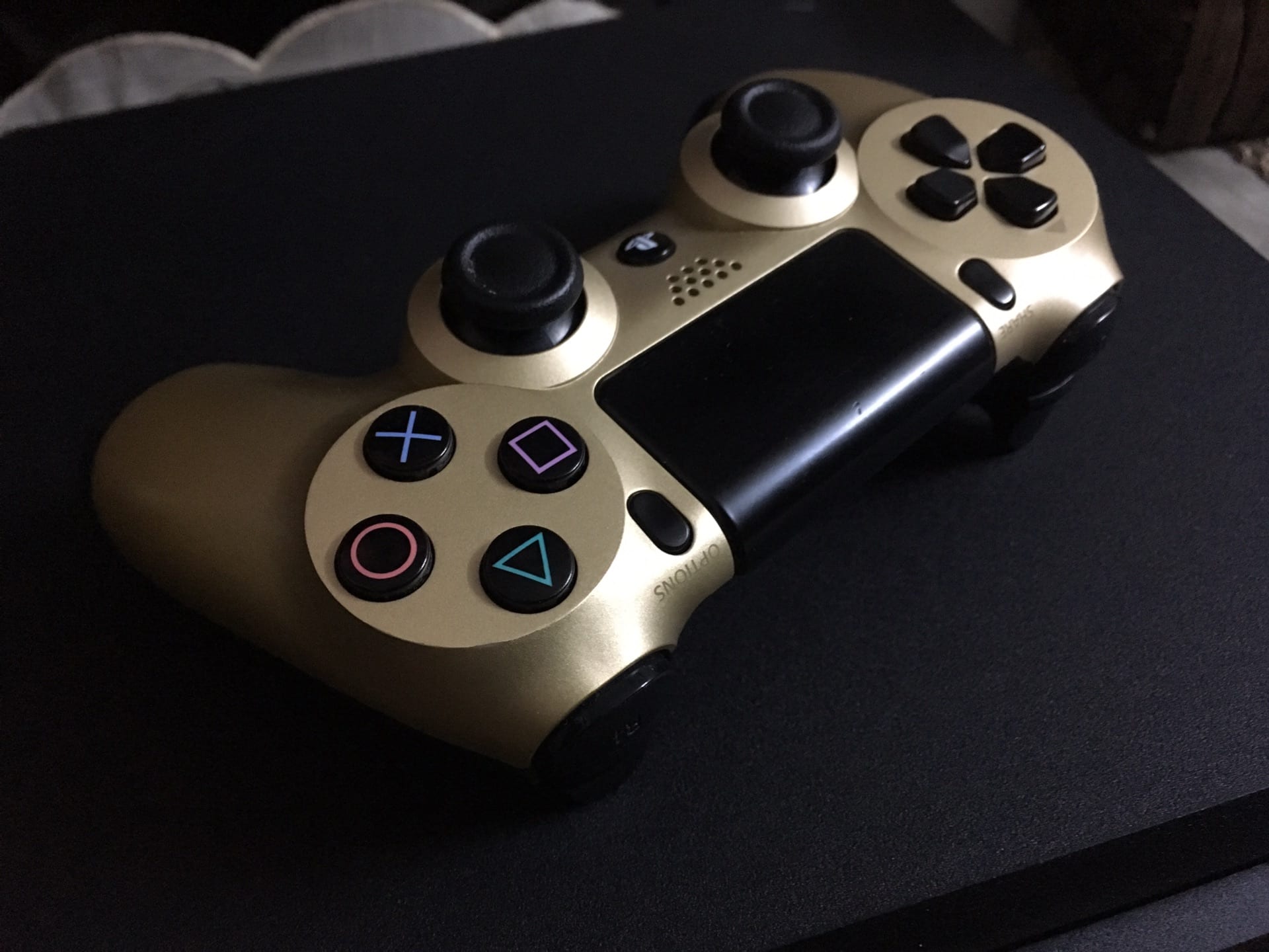 ps4 بحالة الوكالة بسعر مغري
لا تنسَ أنك شاهدت هذا الإعلان في عنكبوت
السلام عليكم
جهاز بلاي ست...