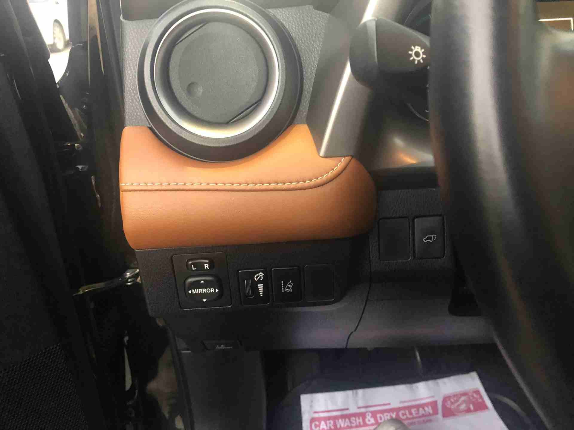 تويوتا RAV 4 راف فور 2016 لميتد فل الفل فحص كامل خمس كامرات اعلى صنف في الراف فور
لا تنسَ أنك شاهدت هذا الإعلان في عنكبوت...