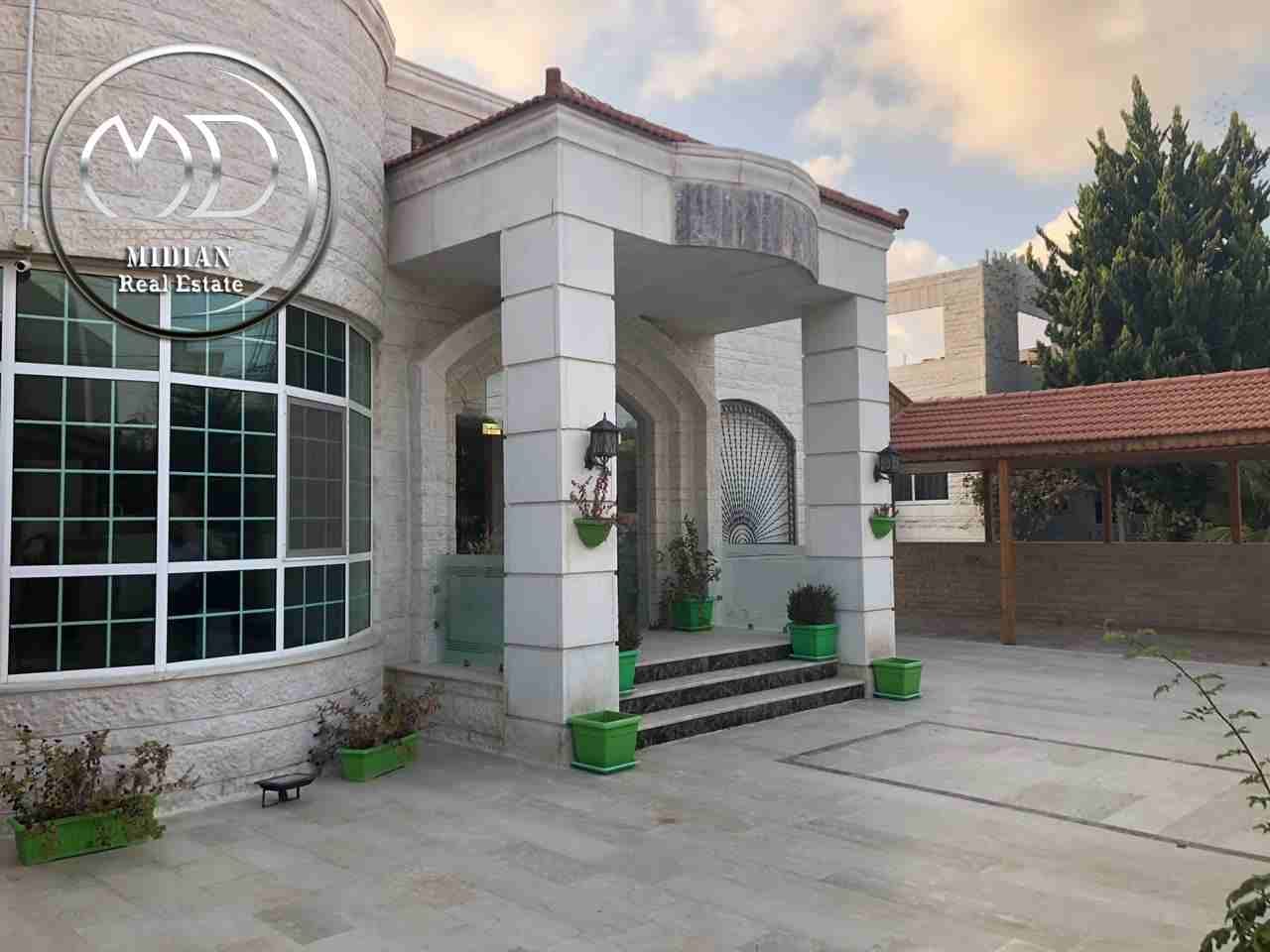فيلا مستقلة للبيع او للايجار في الجندويل مساحه 880م تشطيبات سوبر فاخره وحدائق واسعة
لا تنسَ أنك شاهدت هذا الإعلان في عنكبوت...