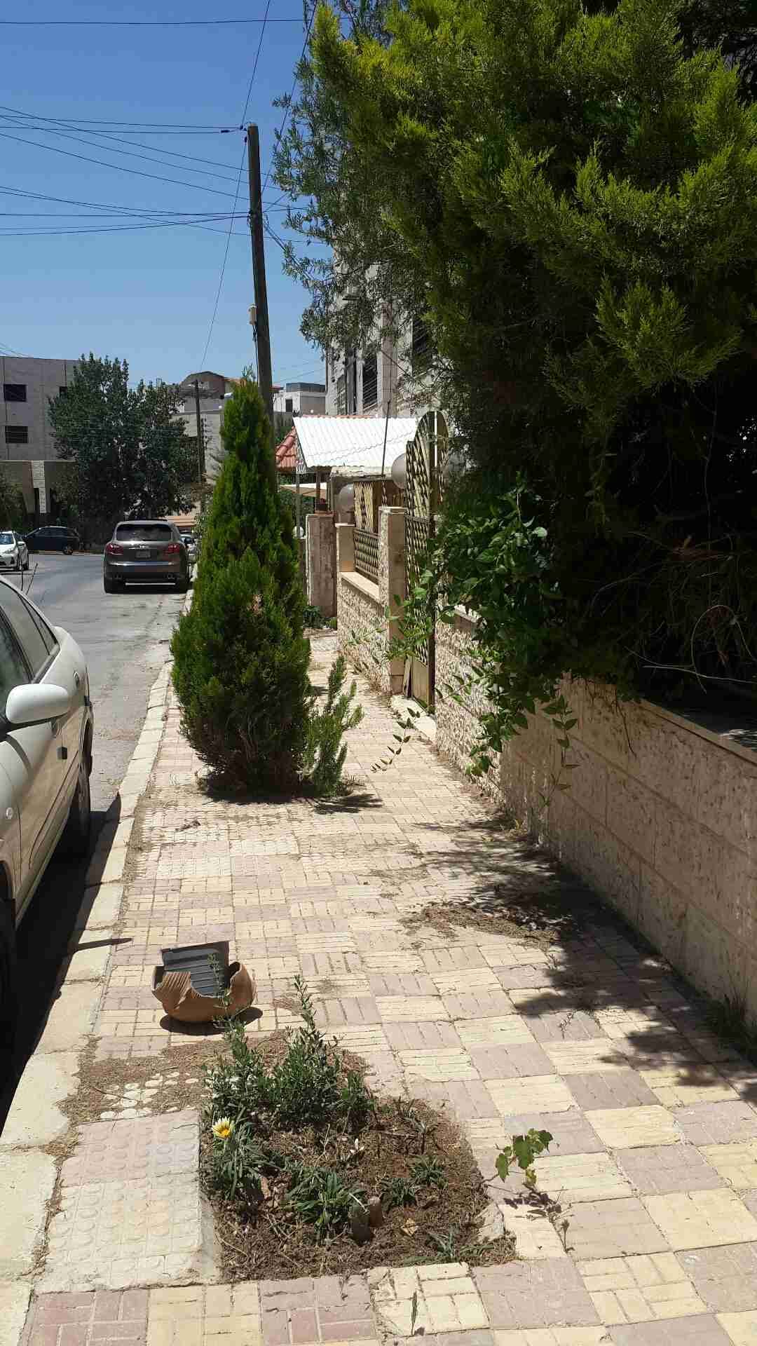 فيلا للبيع خلدا خلف المدارس الانجليزيه مساحه الأرض 400م البناء 350
لا تنسَ أنك شاهدت هذا الإعلان في عنكبوت...