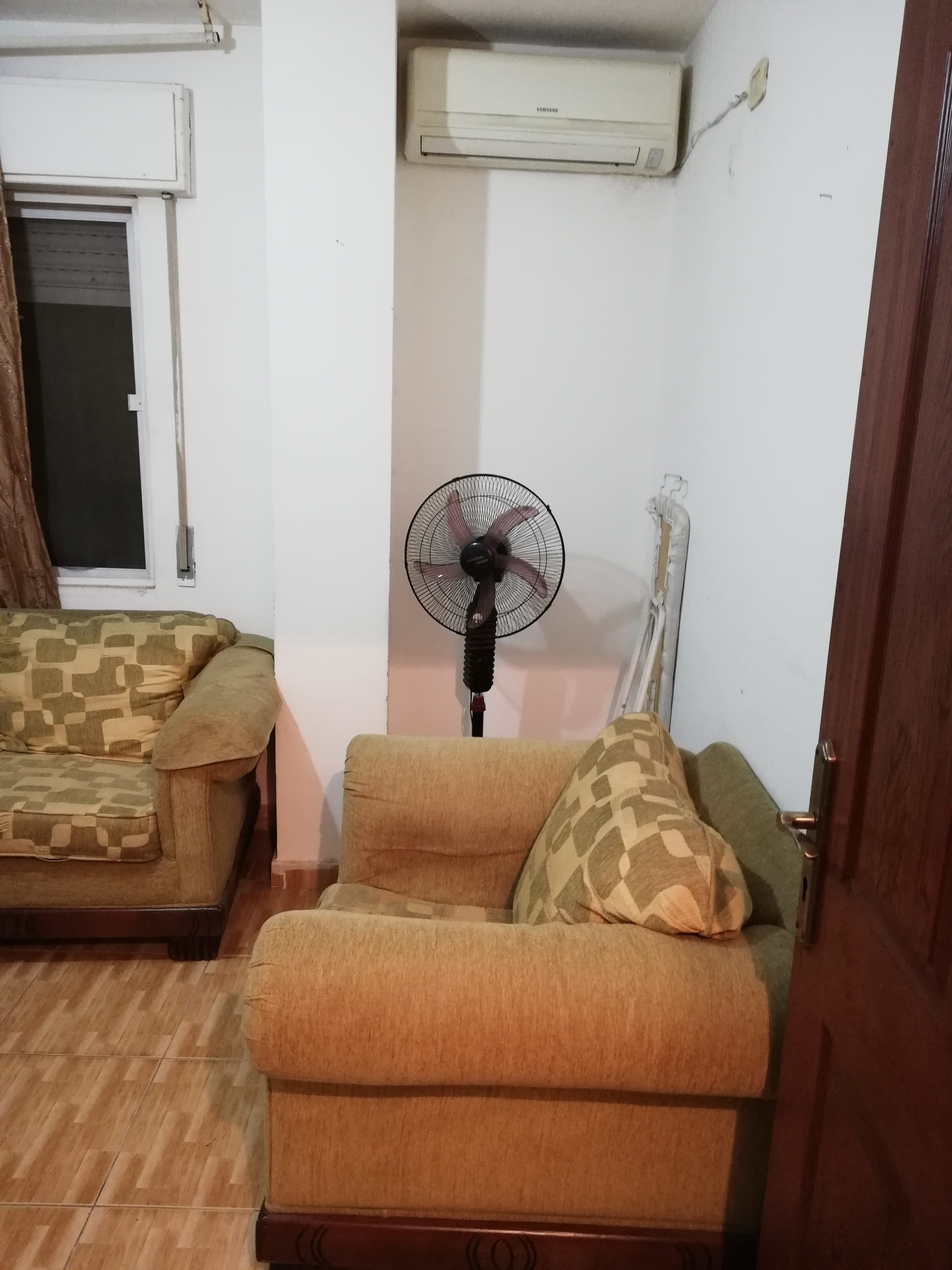 شقق مفروشة للايجار مقابل الجامعة الاردنية
لا تنسَ أنك شاهدت هذا الإعلان في عنكبوت
غرفة و صالة...