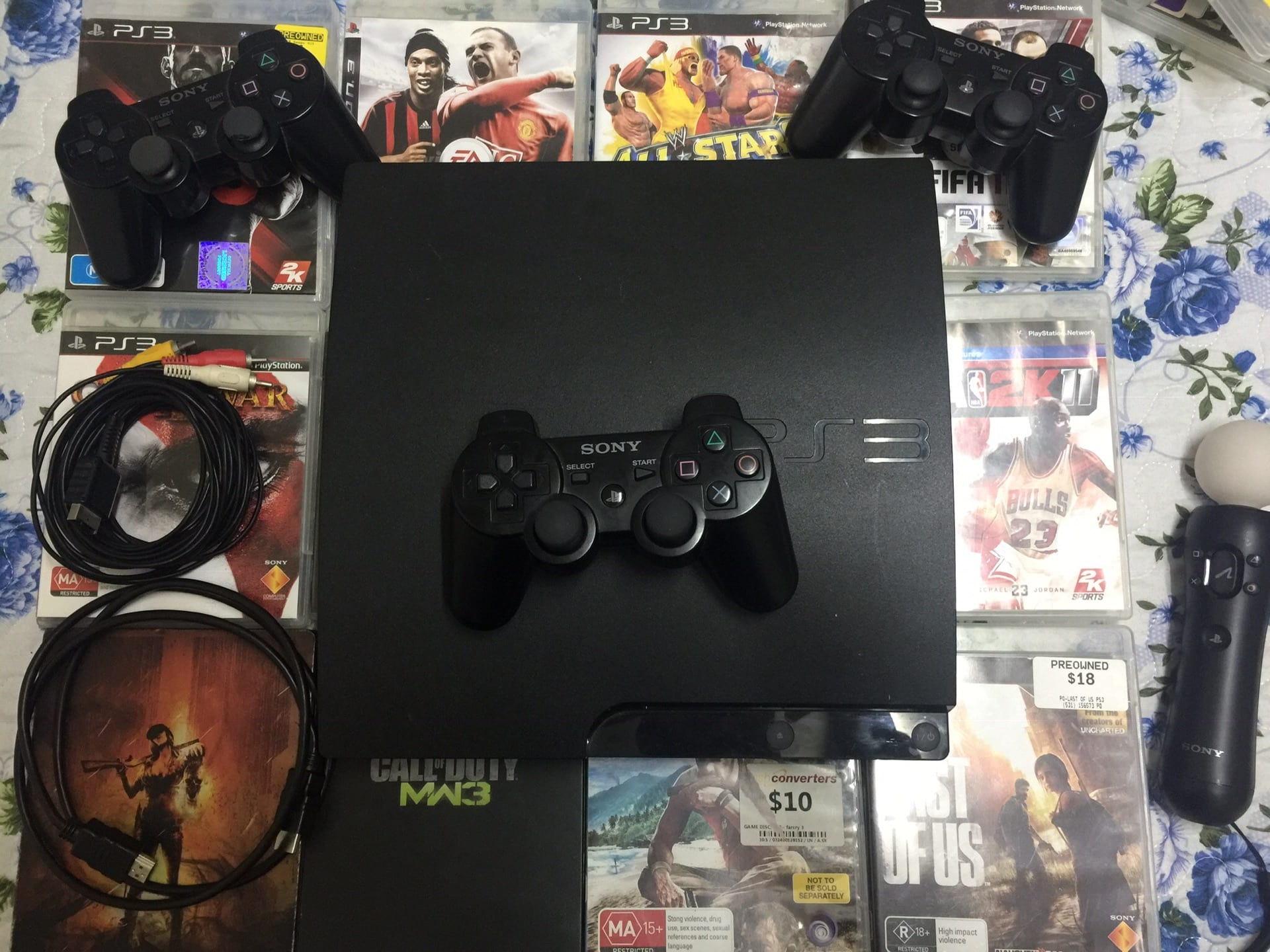 ps3 used 320G for sale بلايستيشن 3 للبيع مع عدة ومجموعة سيديات 3
لا تنسَ أنك شاهدت هذا الإعلان في عنكبوت...