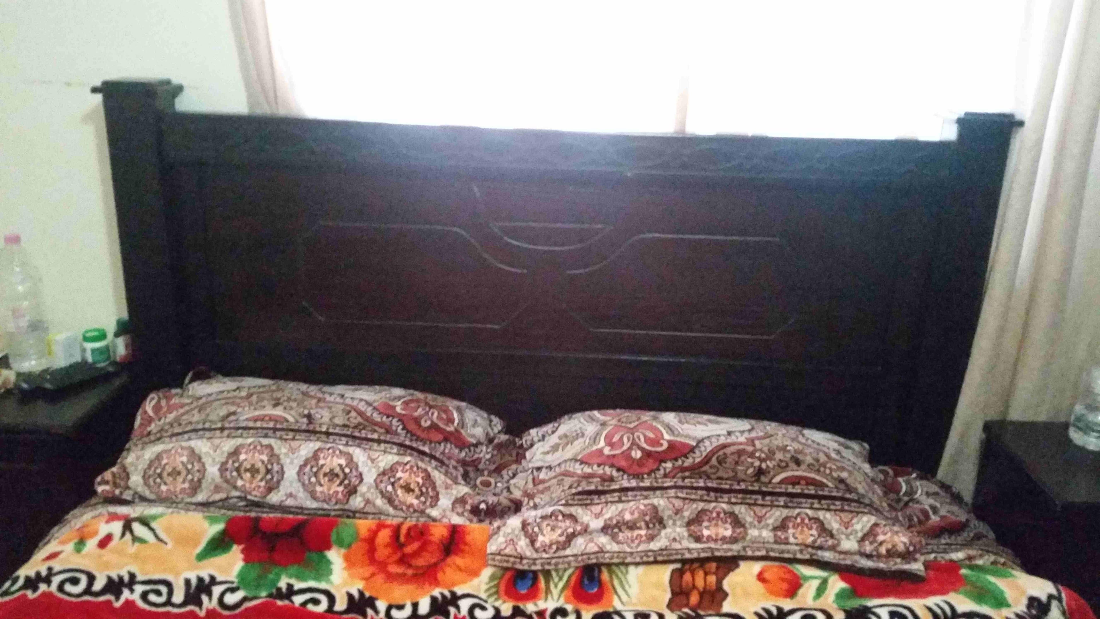 غرفة نوم للبيع
لا تنسَ أنك شاهدت هذا الإعلان في عنكبوت
غرفة نوم للبيع...