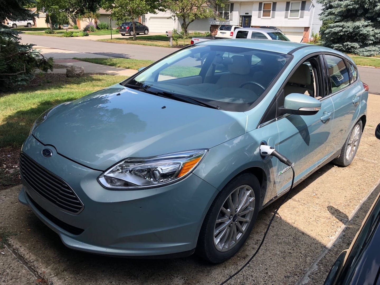 Ford Focus Electric 2013 بسعر ممتاز
لا تنسَ أنك شاهدت هذا الإعلان في عنكبوت
فورد فوكس 2013 ك...