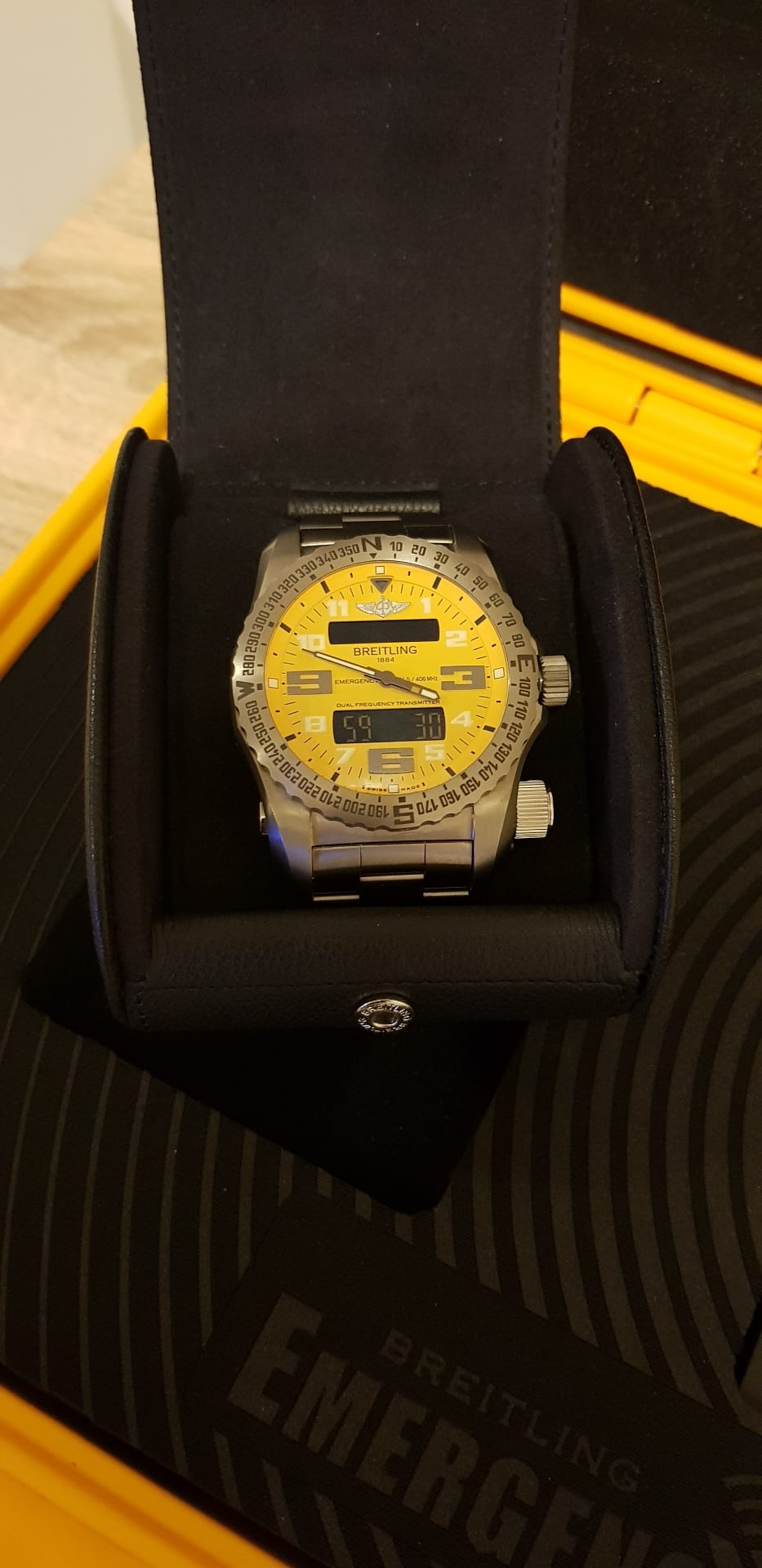 Breitling Emergency II
لا تنسَ أنك شاهدت هذا الإعلان في عنكبوت
3 month old
وارد الوكاله...